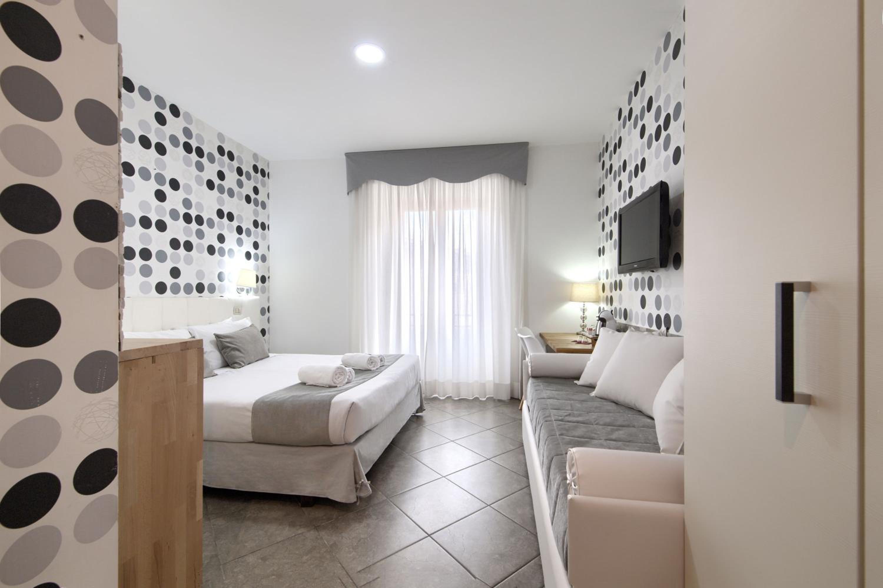 Superior Triple Room photo 3