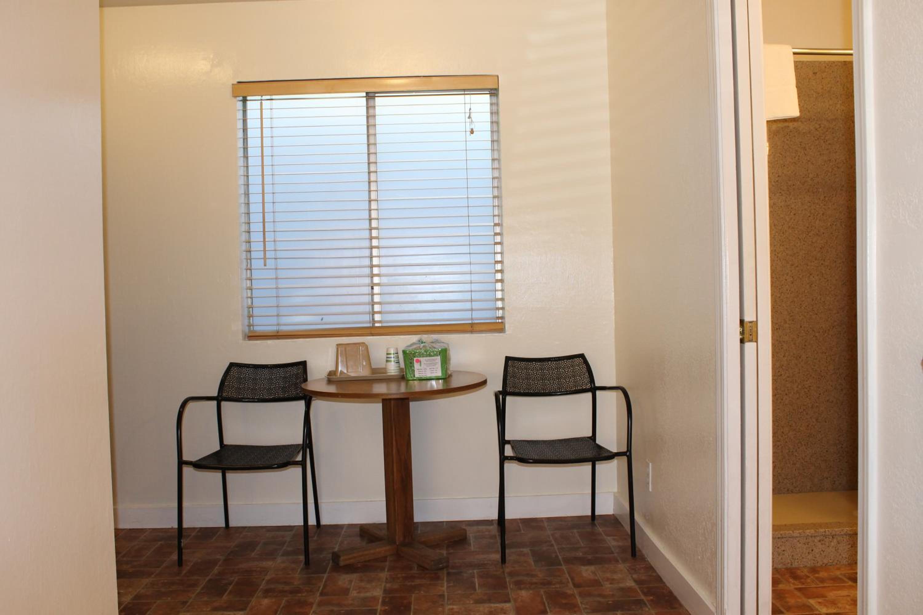 King Room with Kitchenette - Photo 10