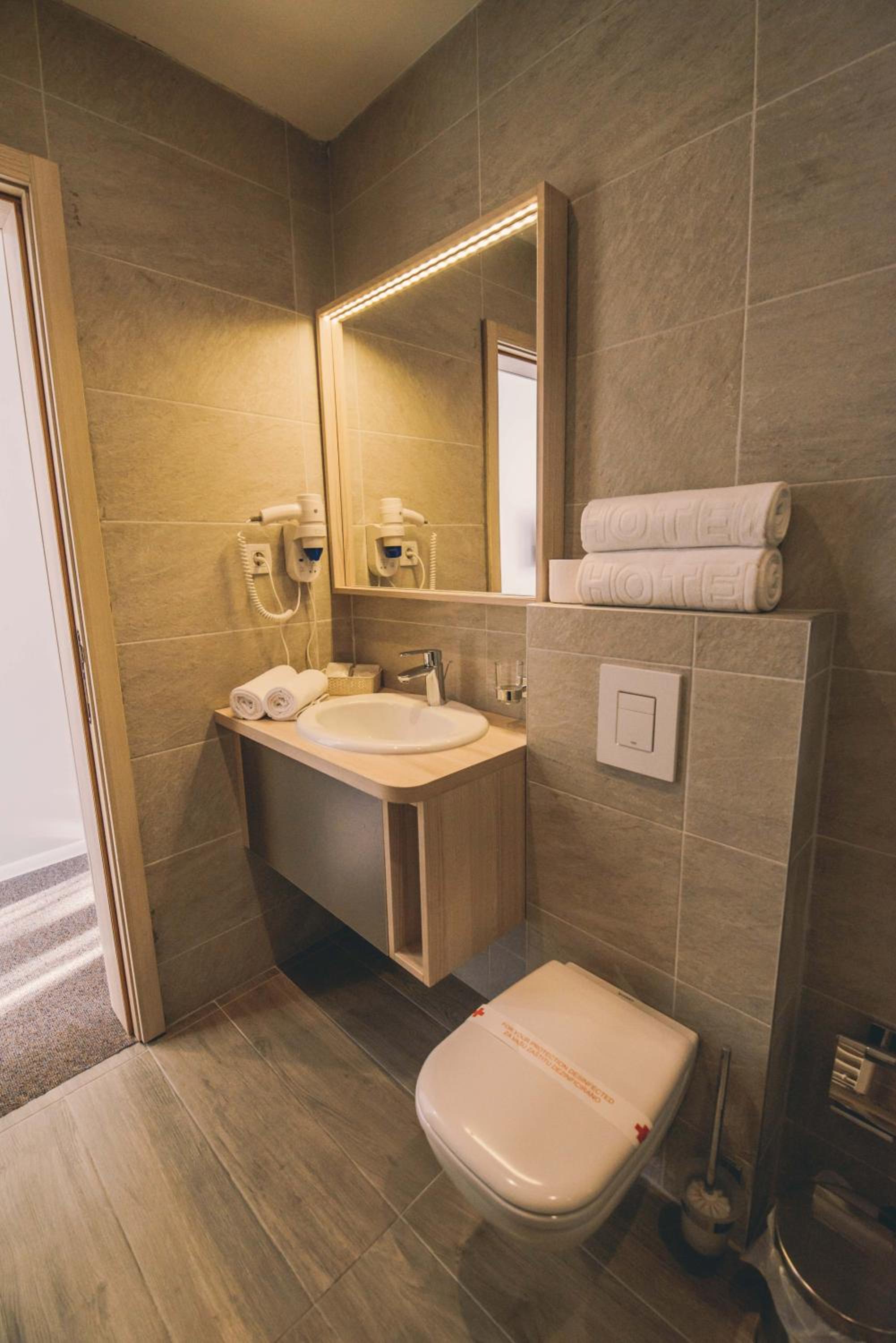 Standard Double Or Twin Room photo 2