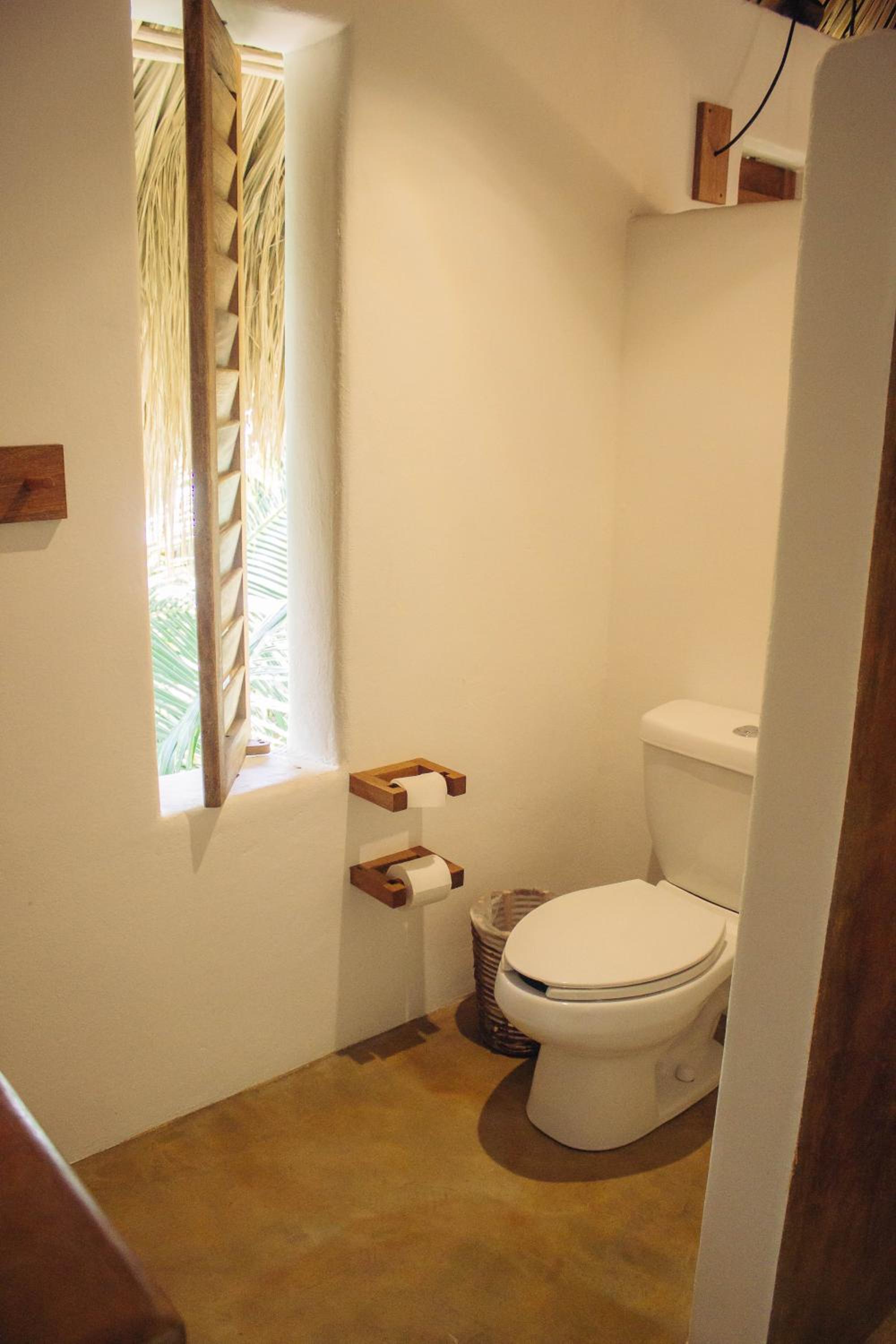 Deluxe Double Room with Bath - Photo 2