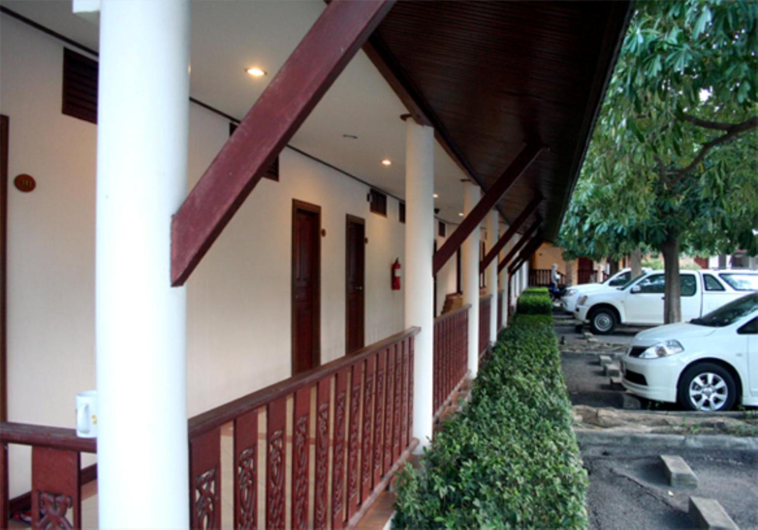 Standard Twin Room - Photo 6