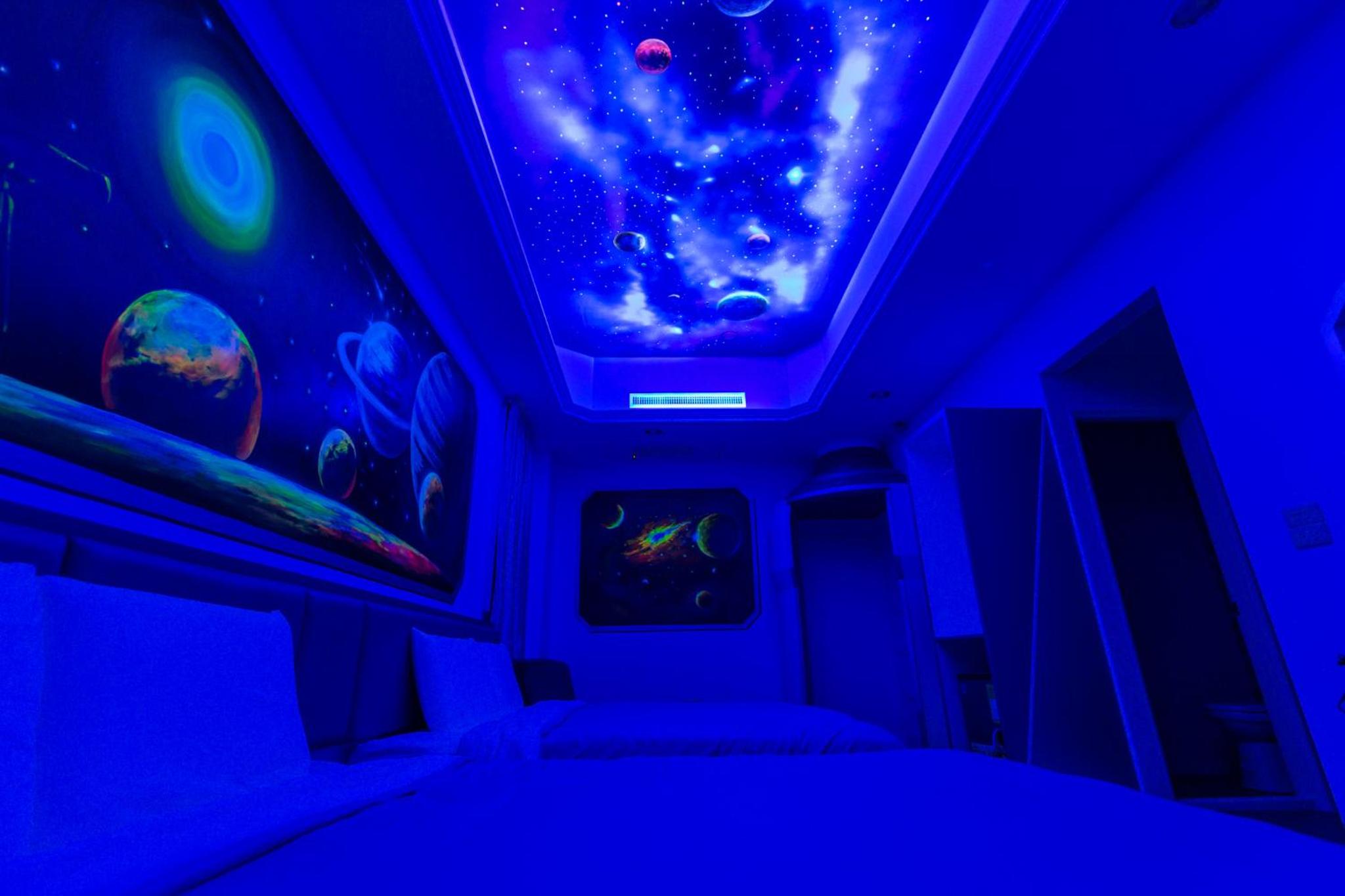 Quadruple Room with Balcony photo 2