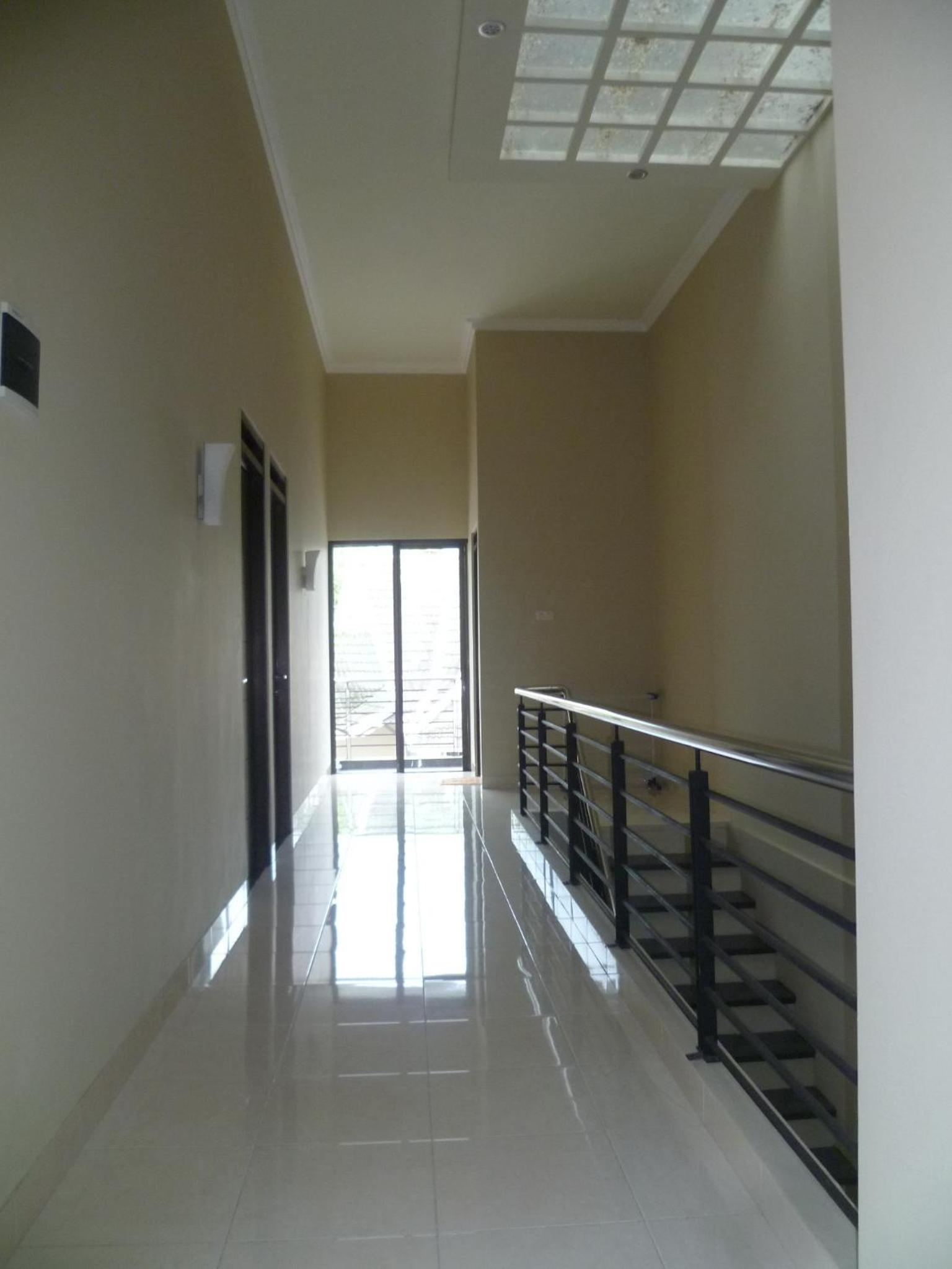 Three-Bedroom House photo 2