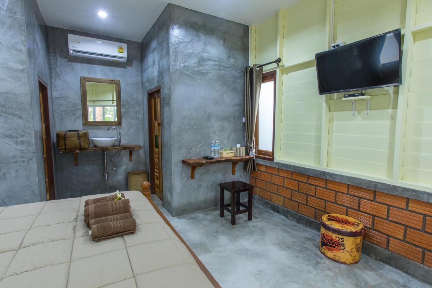 Deluxe Double or Twin Room - Photo 1