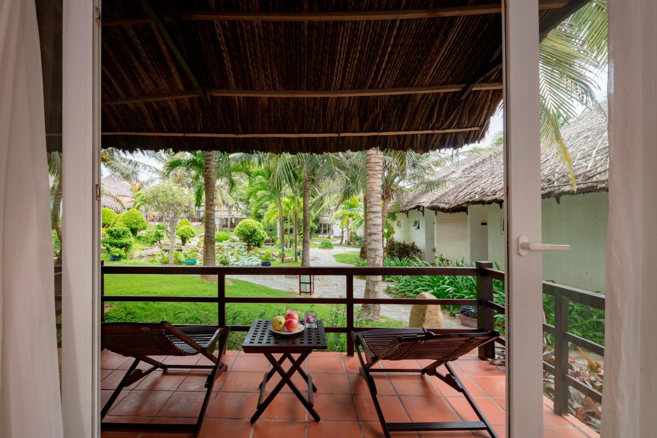 Bungalow with Garden View