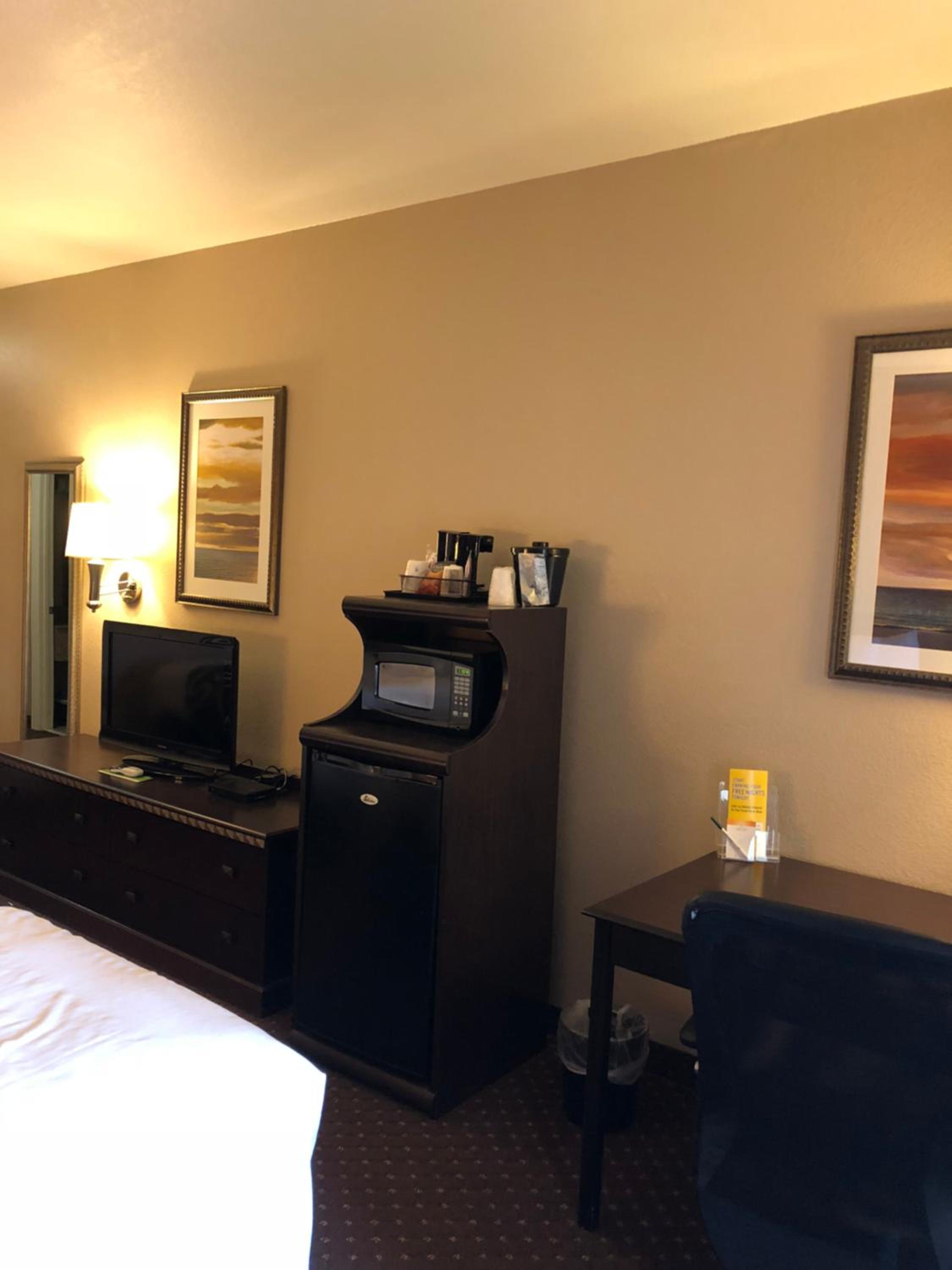 1 King Bed Accessible NS - Photo 2