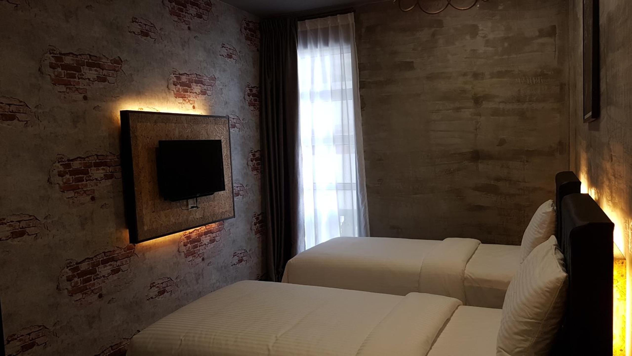 Standard Twin Room