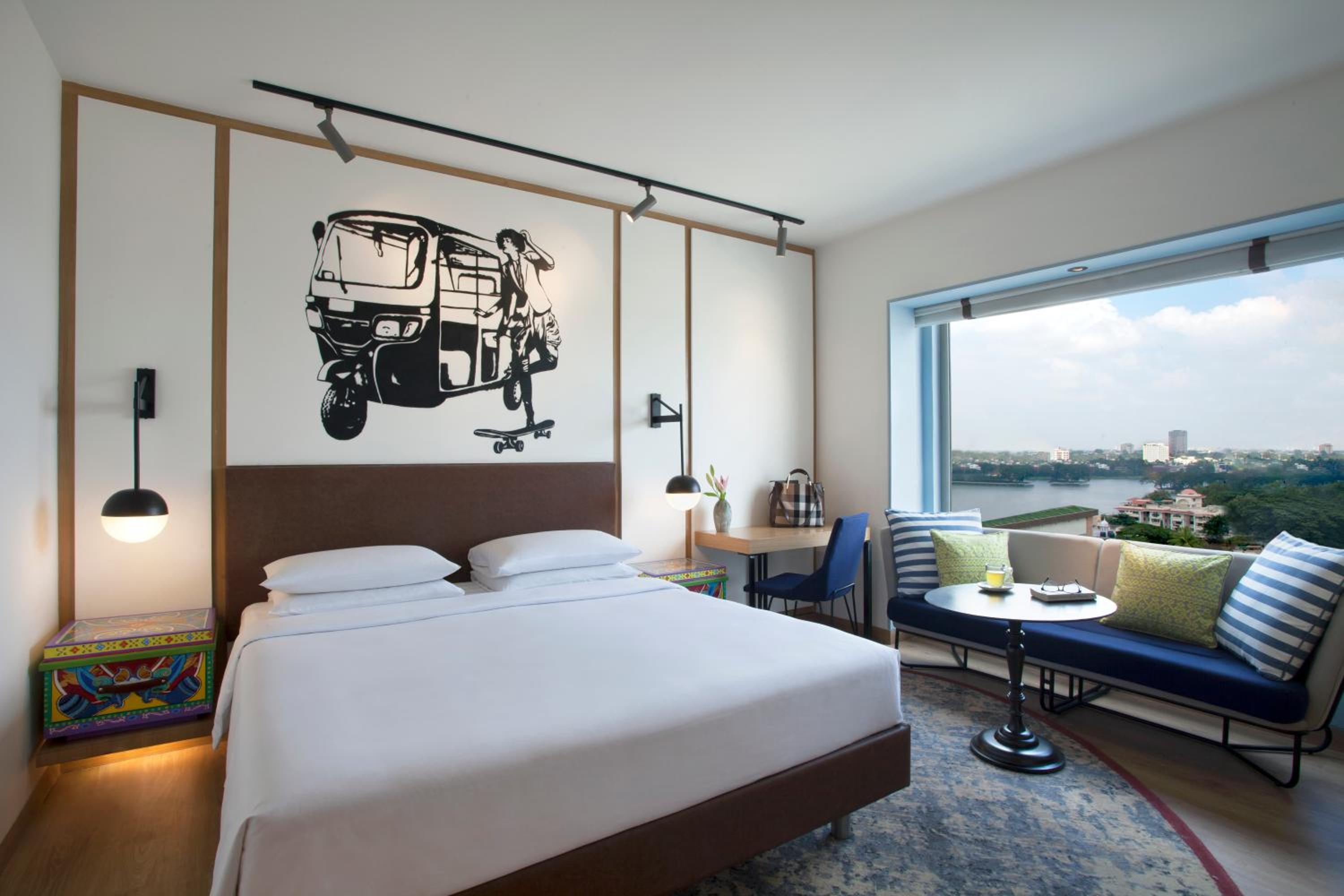 King Room with View - Photo 7