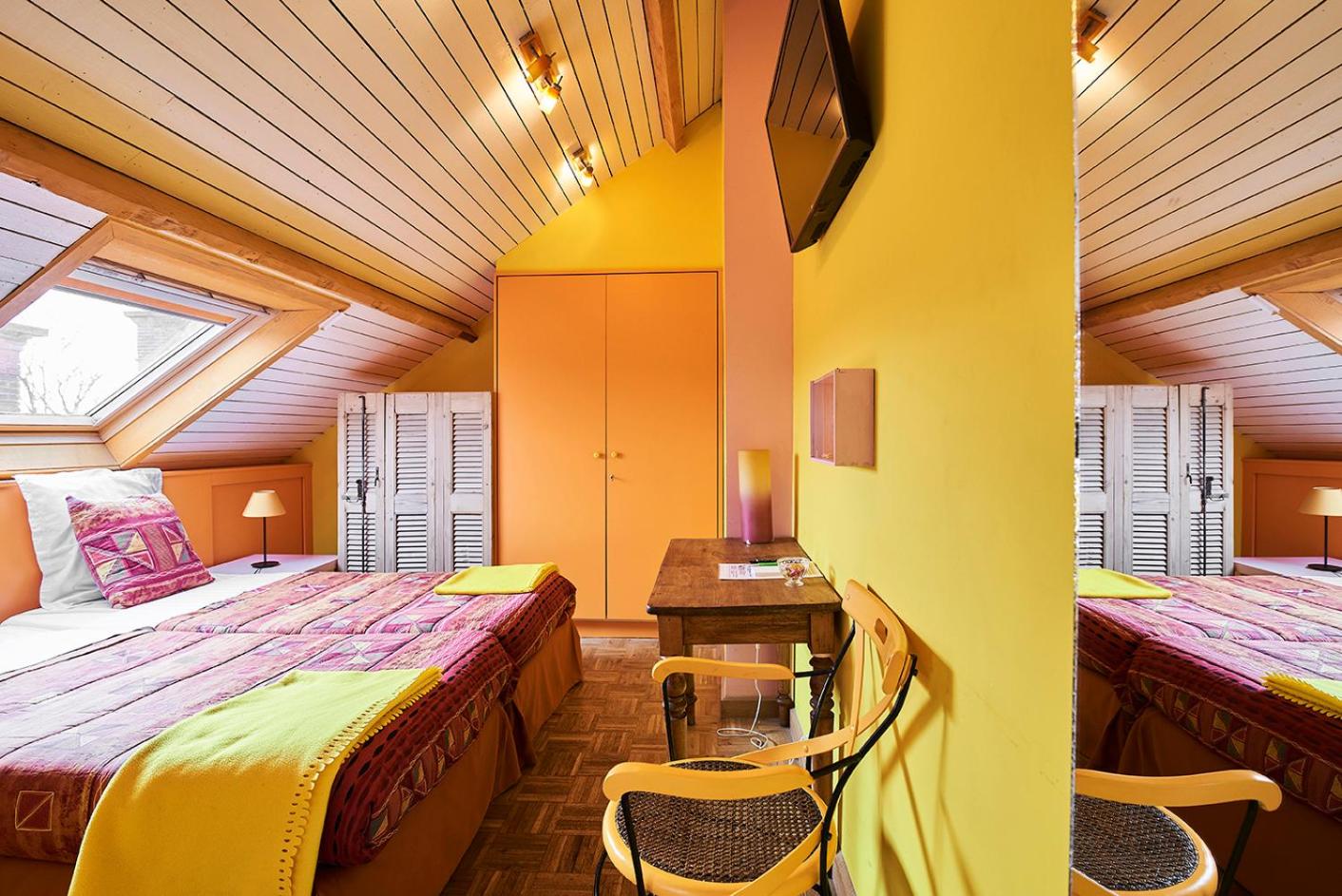 Double Room with Bath and Shower photo 3