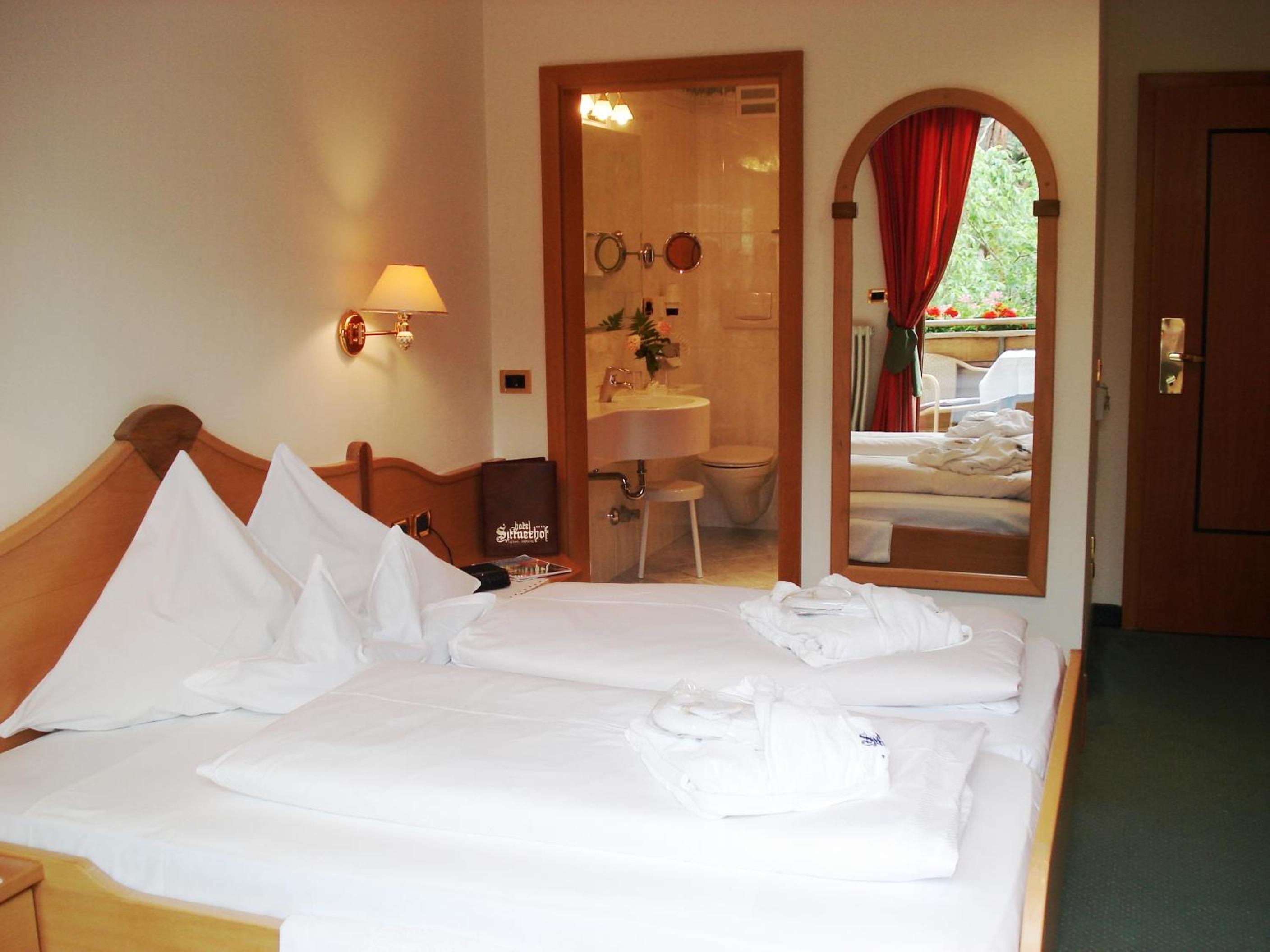 Comfort Double Room with Balcony - Photo 4