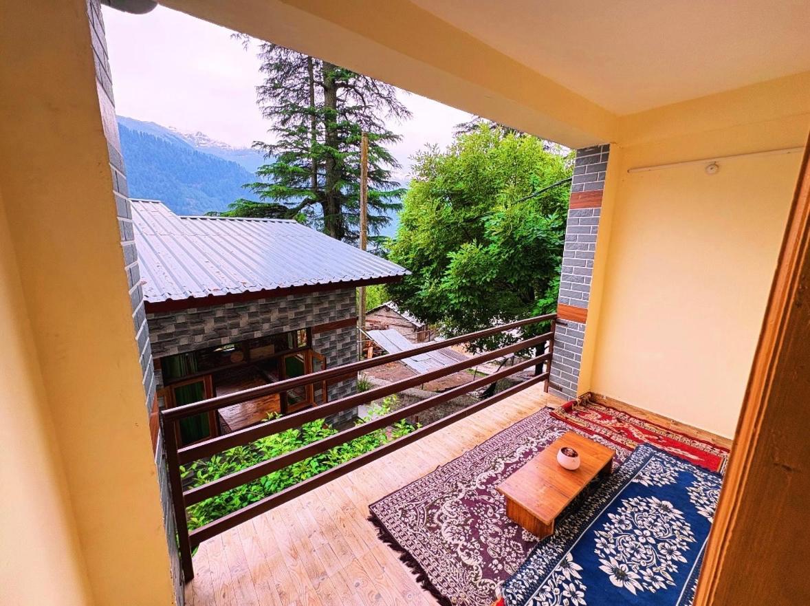 Studio with Balcony