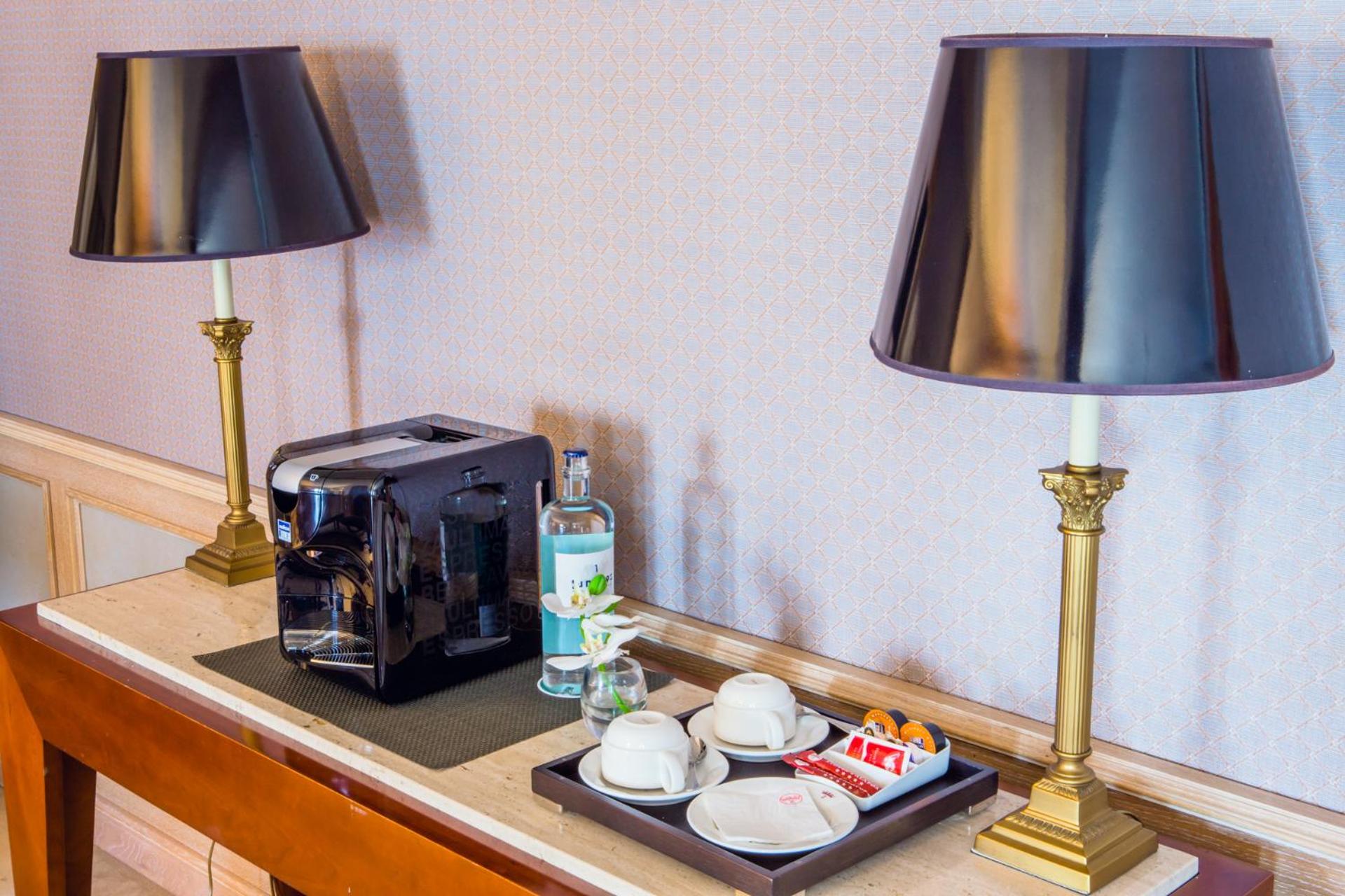 Suite - Photo 3