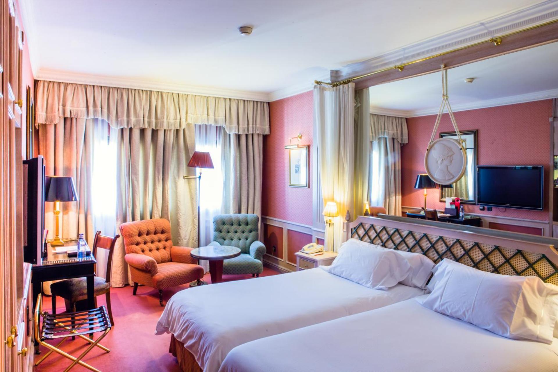 Superior Double Room - Photo 8
