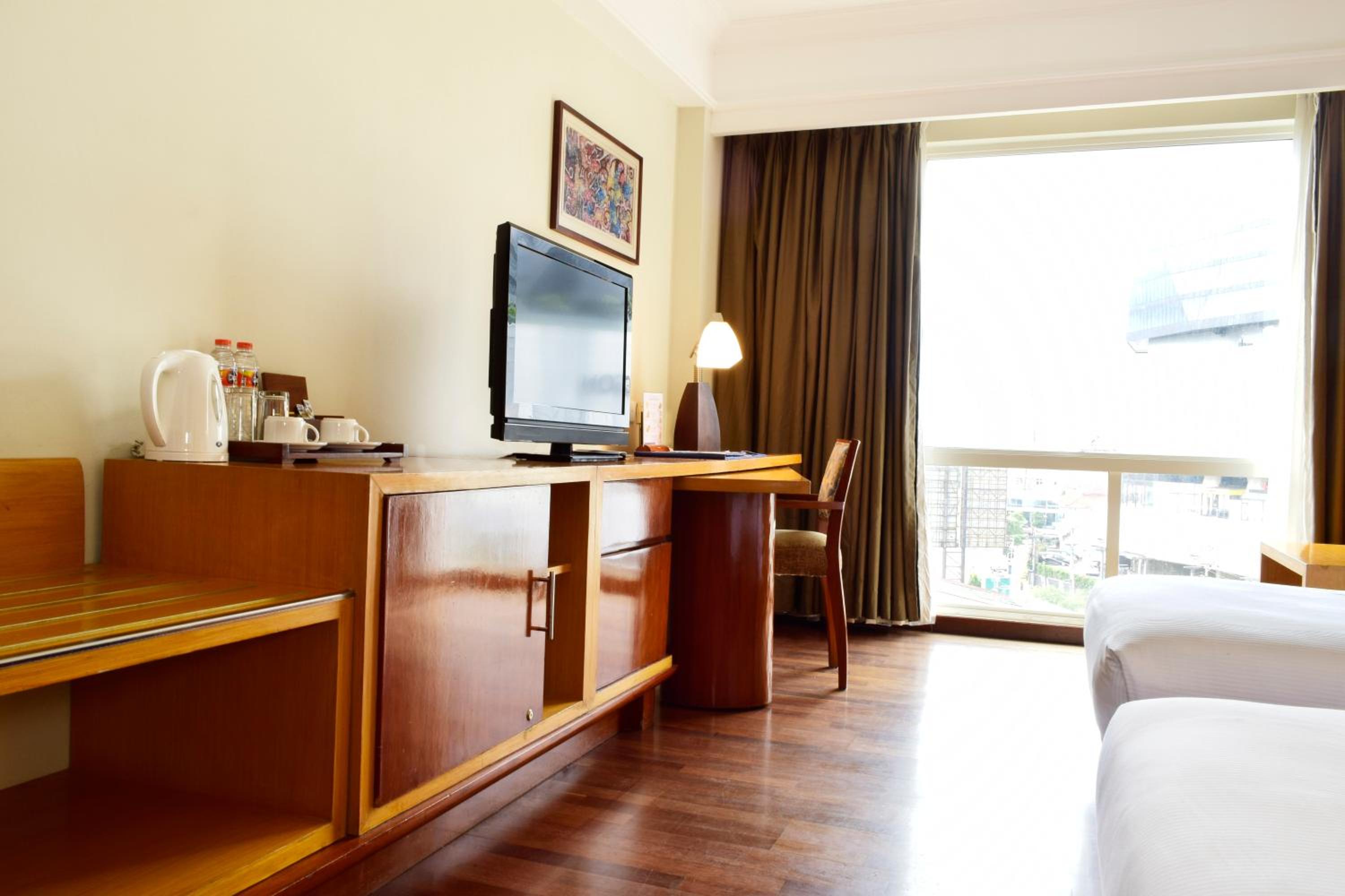 Standard Twin Room - Photo 2