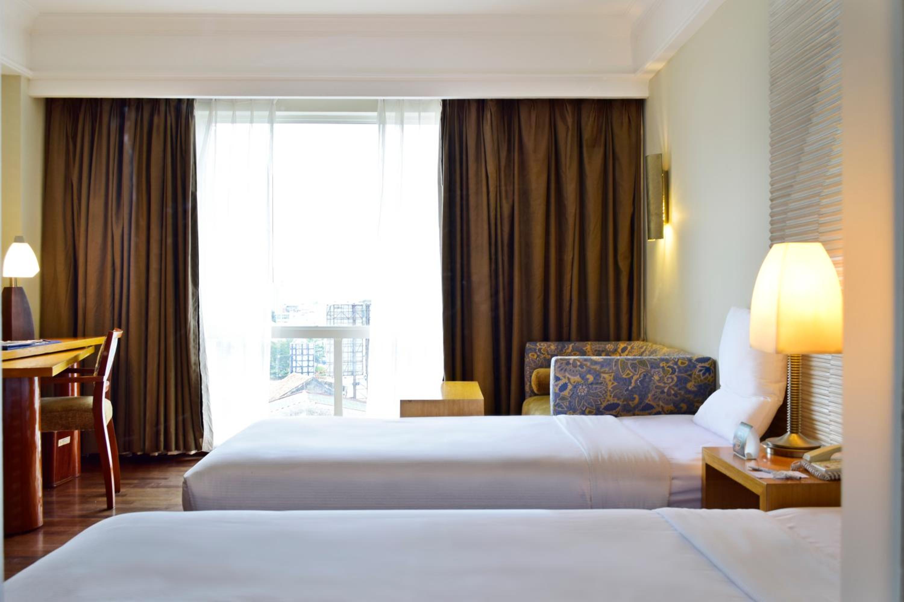 Standard Twin Room - Photo 4
