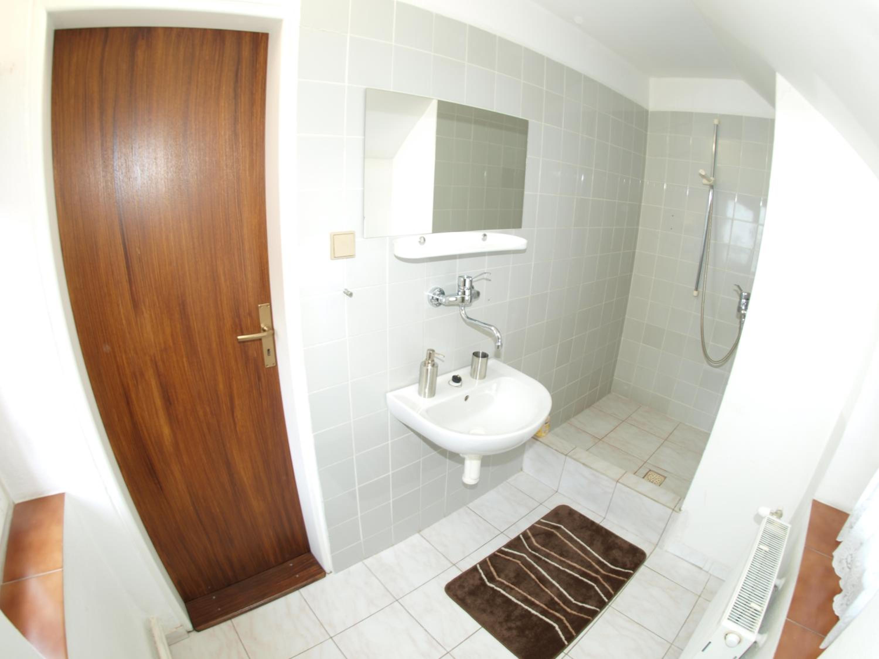 Single Room with Shower photo 3