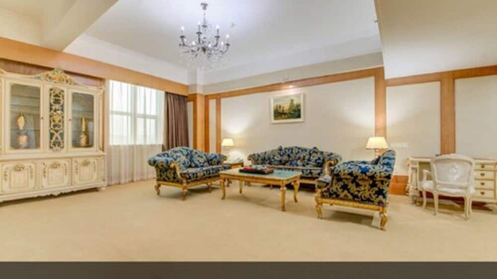 Suite (Ministerial) photo 1