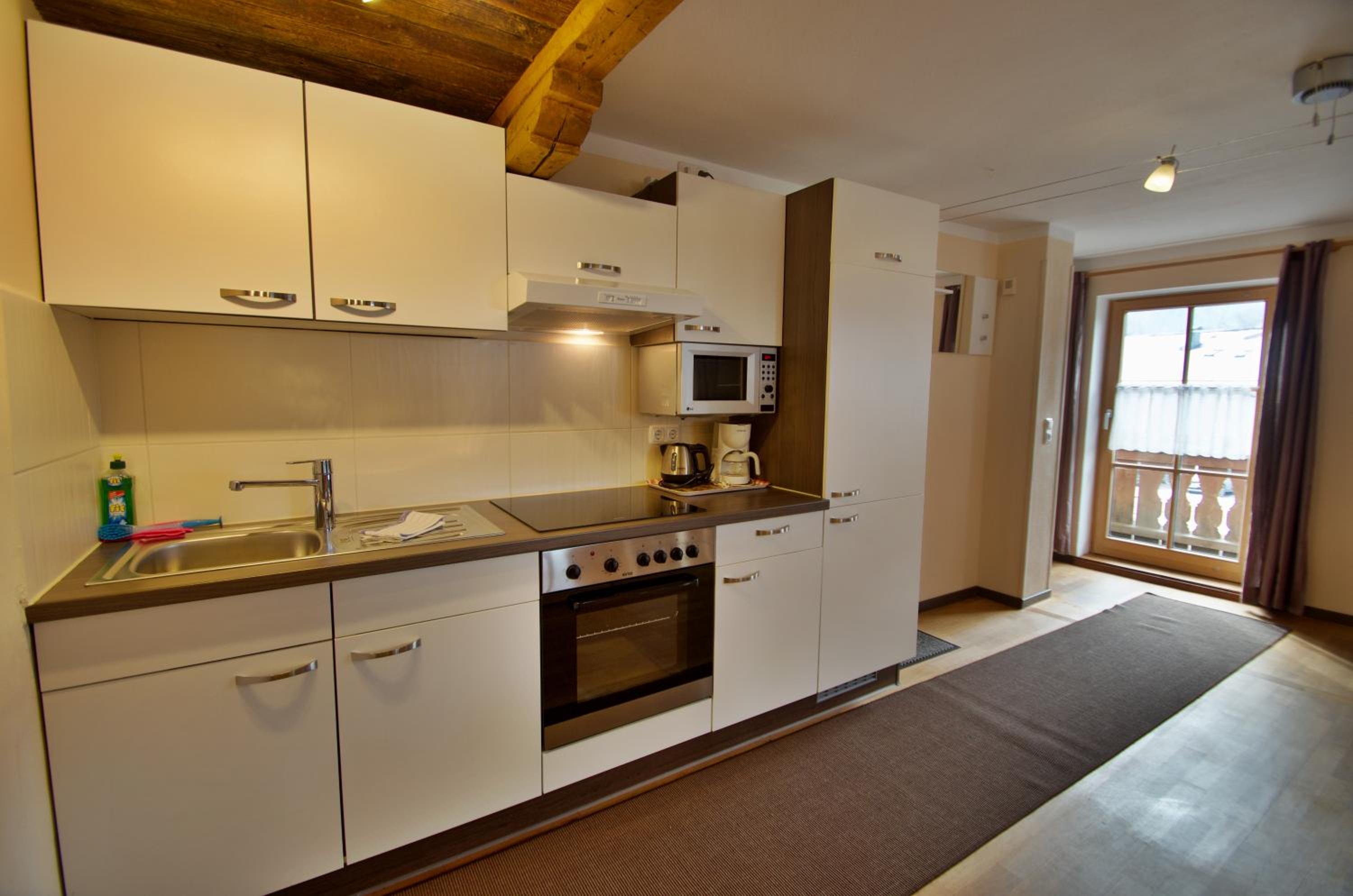 One-Bedroom Apartment photo 2