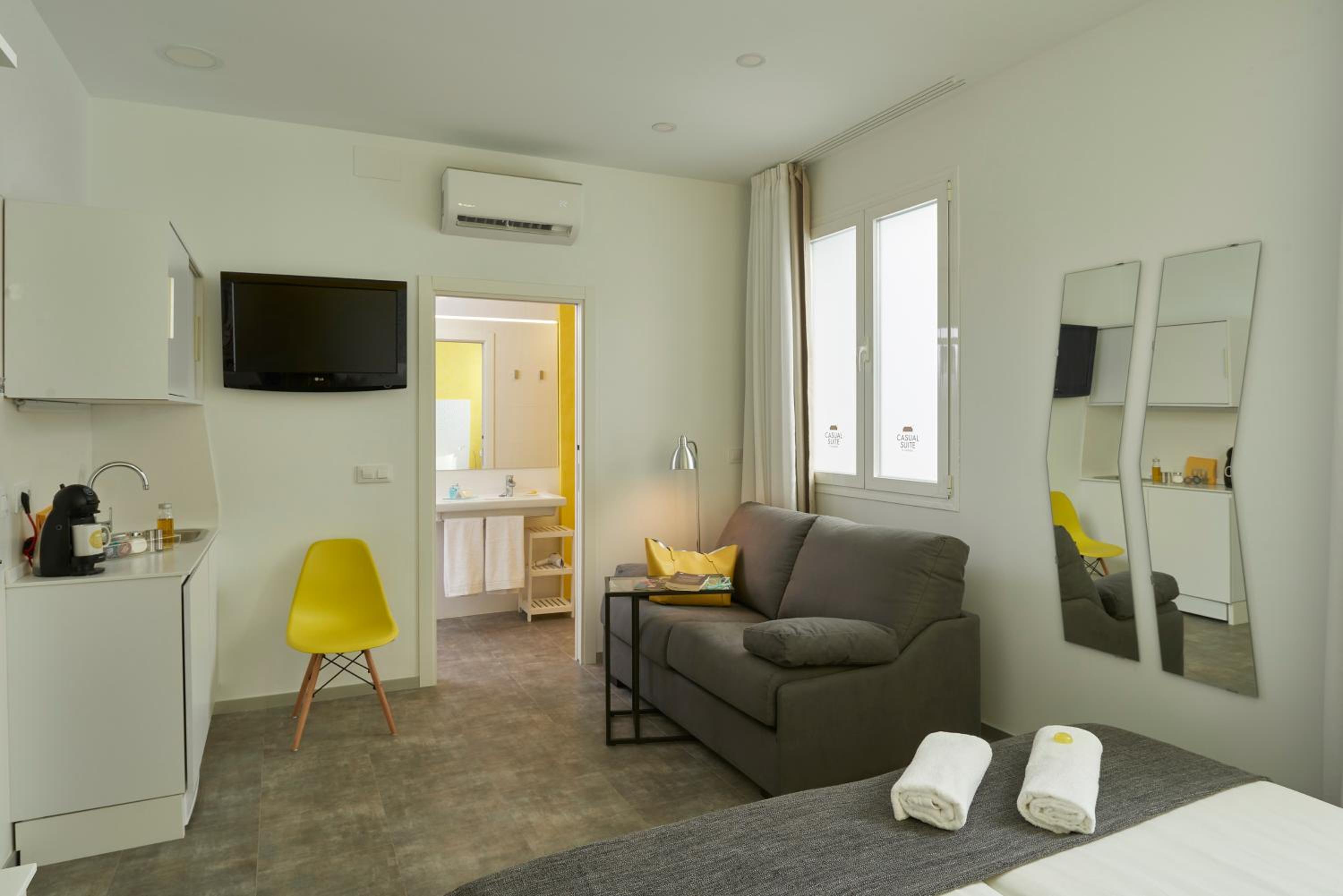 Twin Room - Photo 10