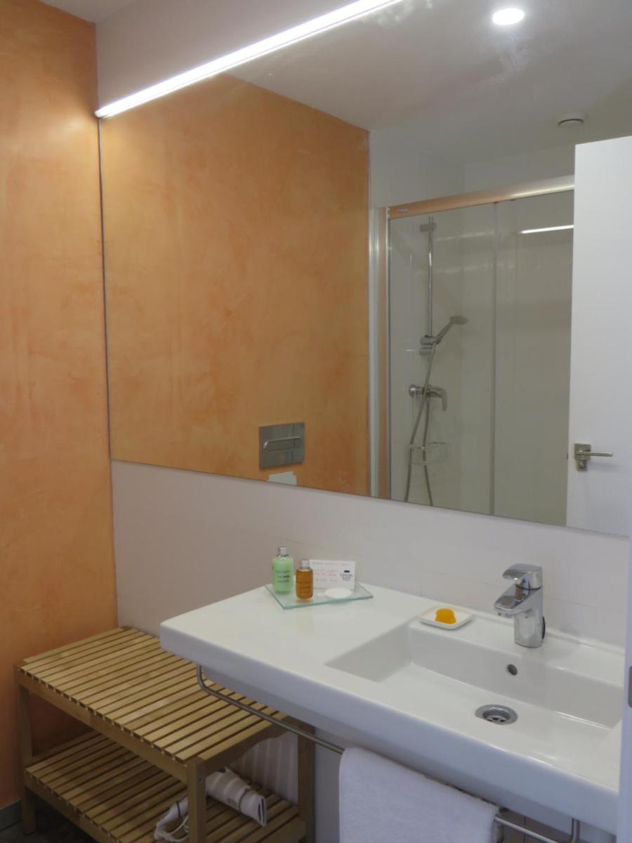 Double Room - Photo 7