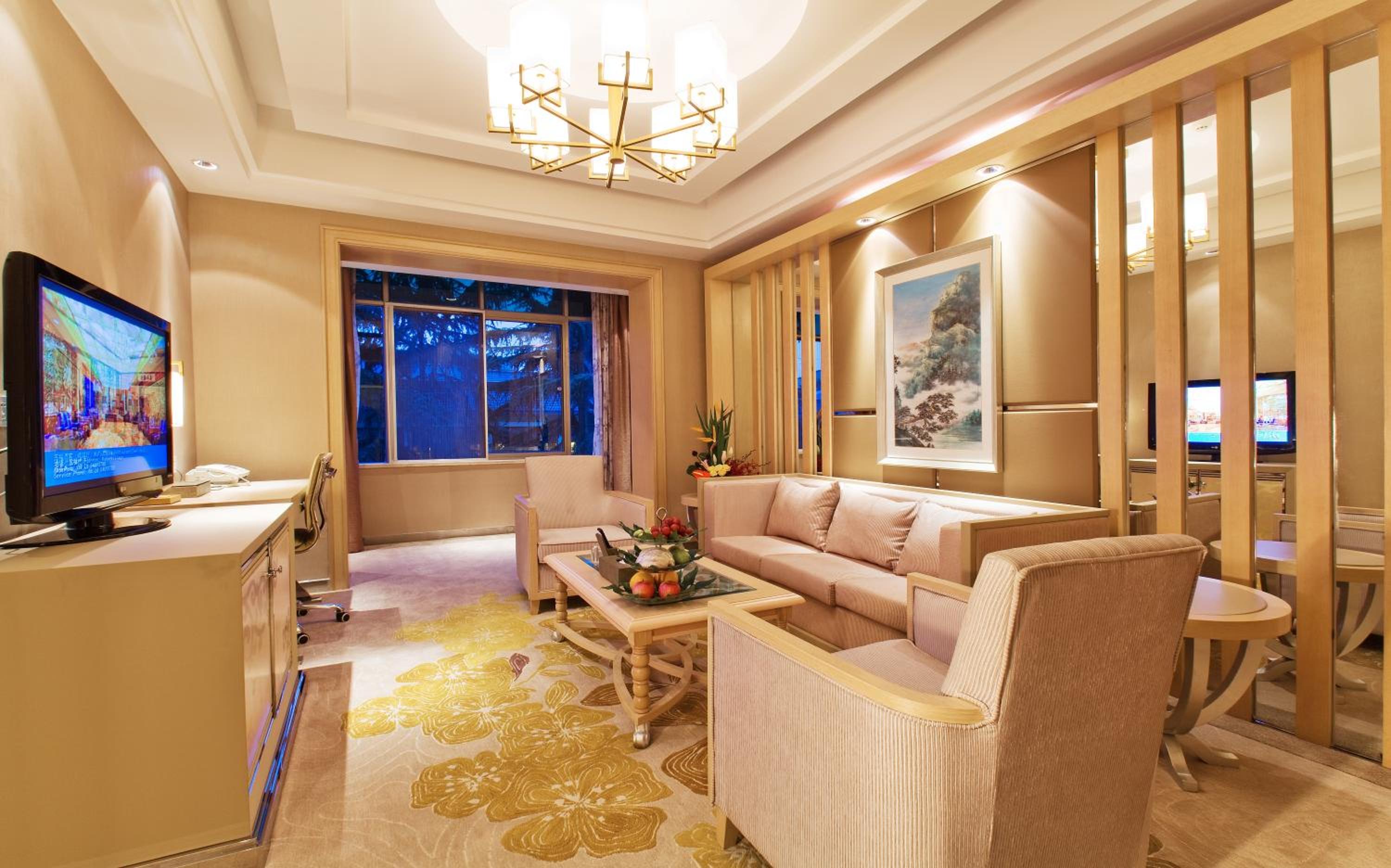 Deluxe Suite photo 3