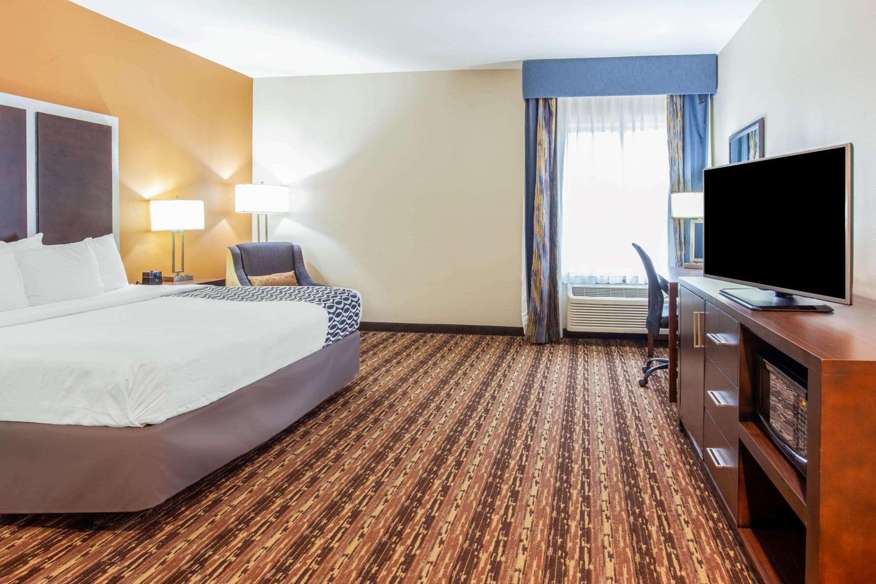 King Room - Hearing Accessible/Non-Smoking