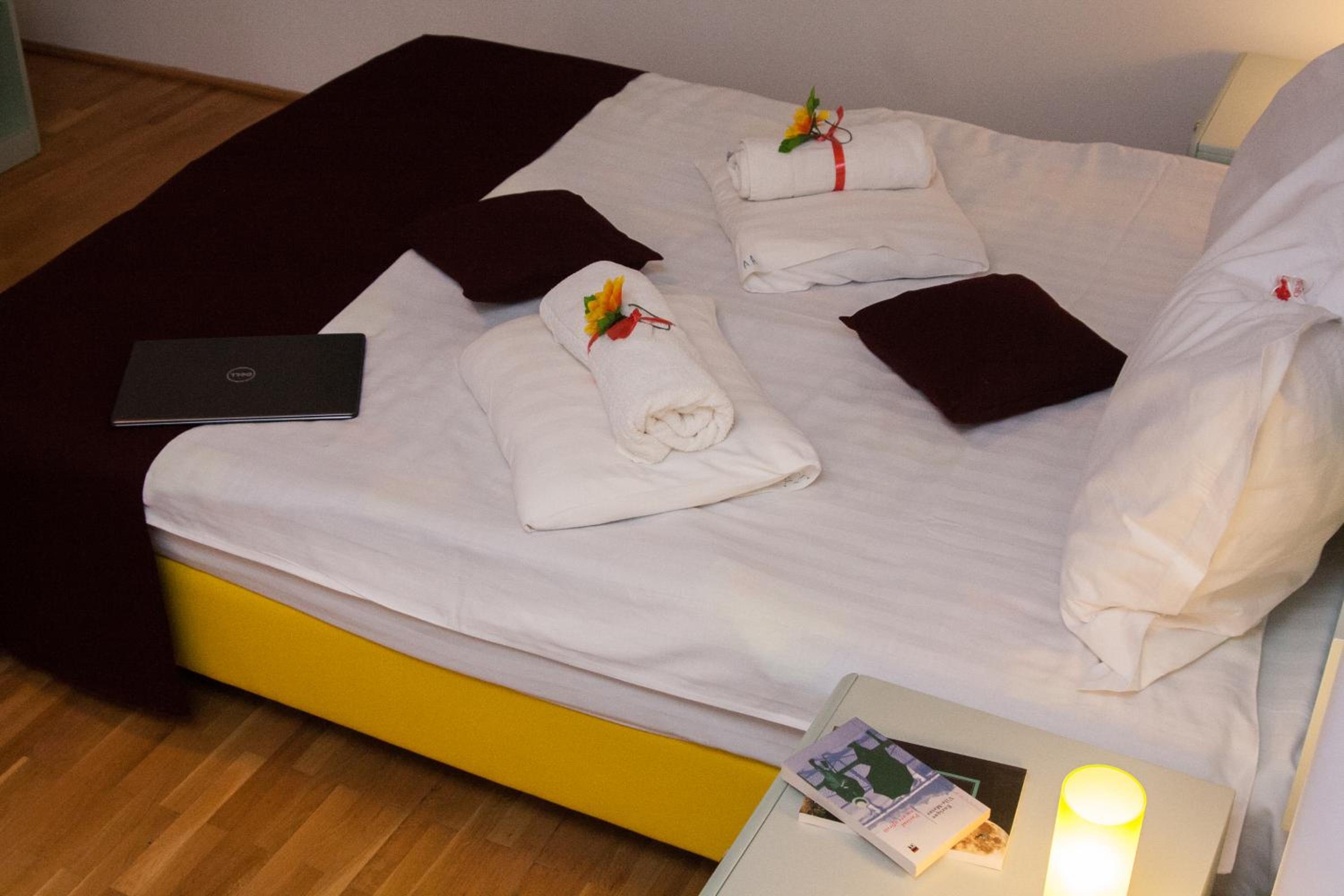 Double or Twin Room - Photo 8