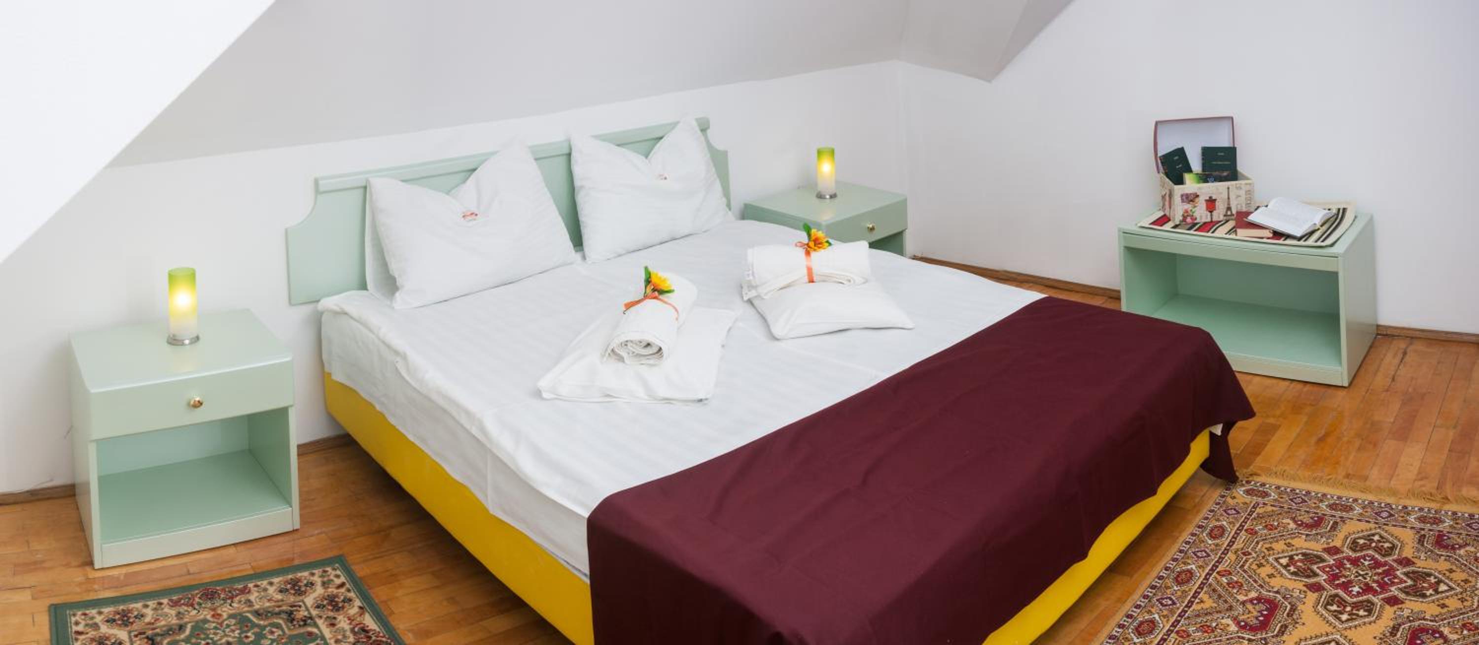 Double or Twin Room - Photo 7