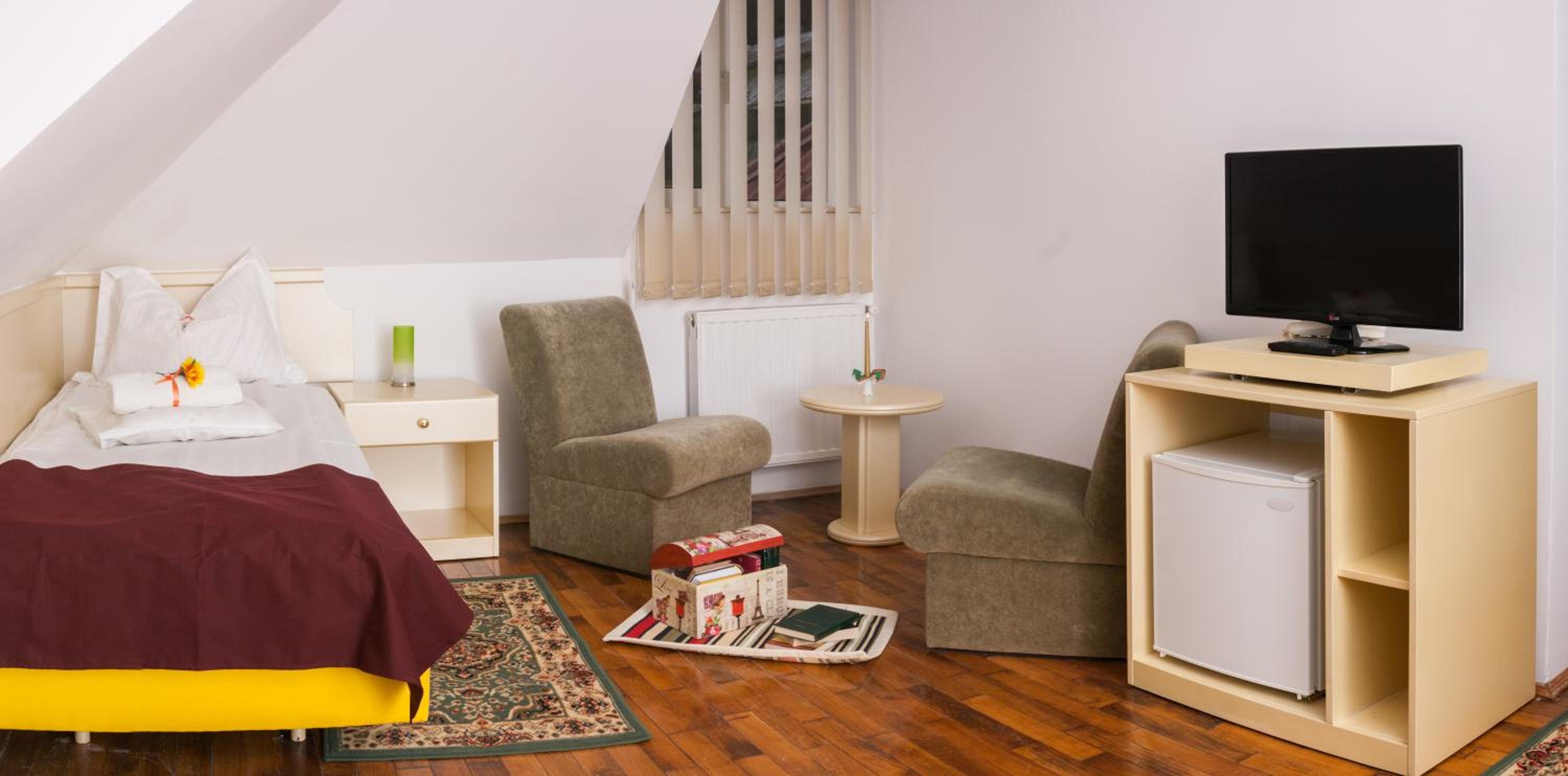 Double or Twin Room - Photo 15