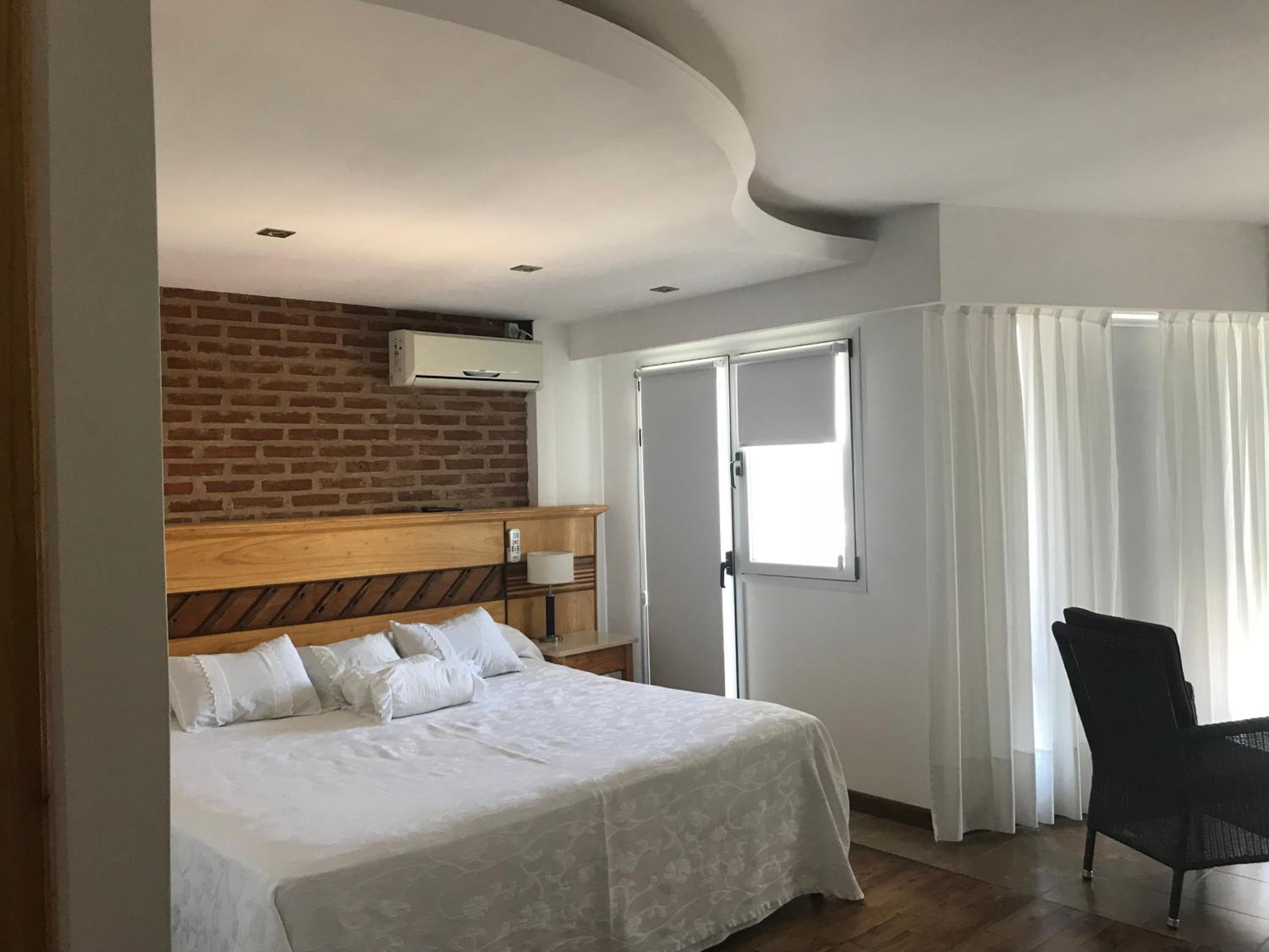 Deluxe Suite with Sea View photo 2
