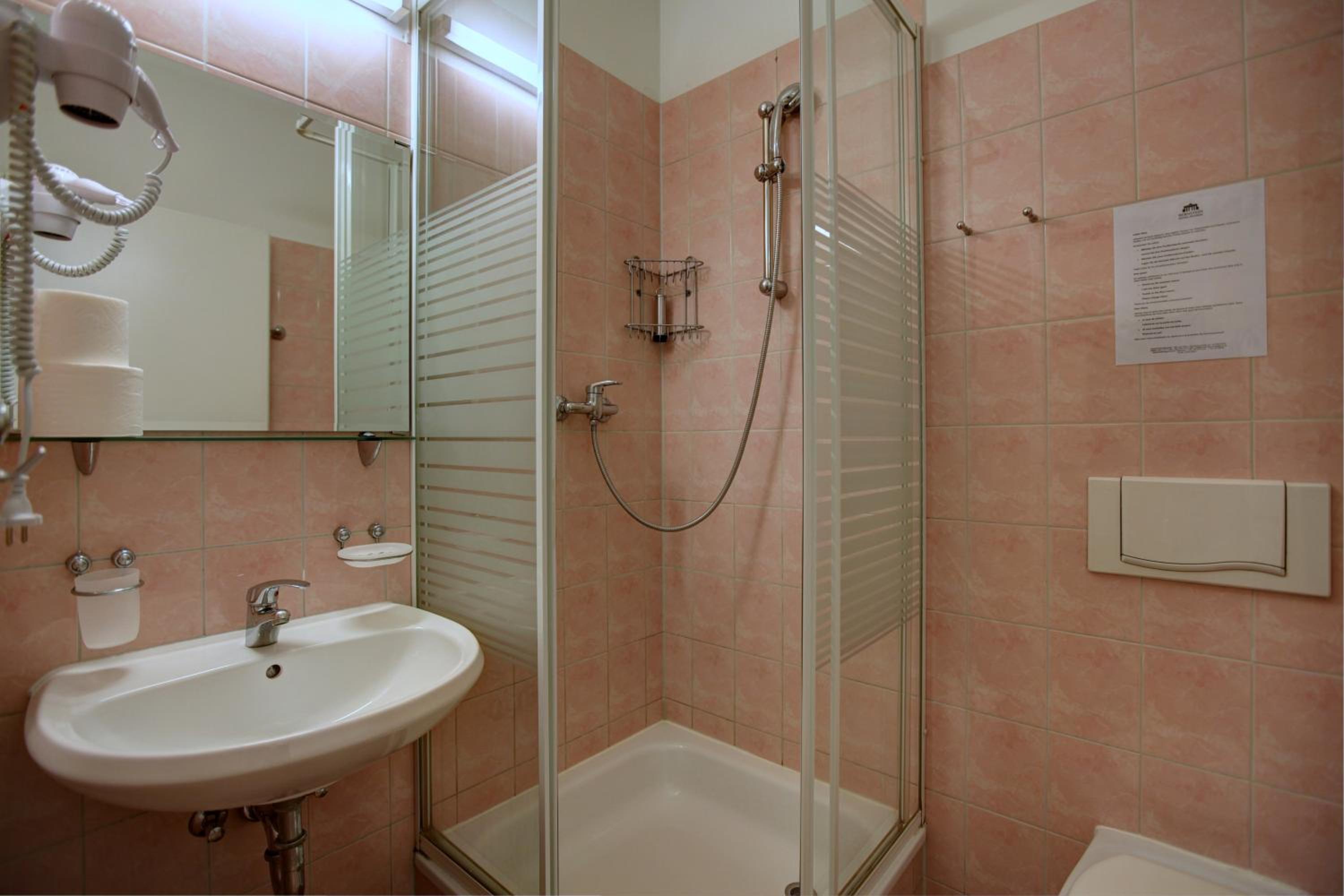 Standard Triple Room photo 2