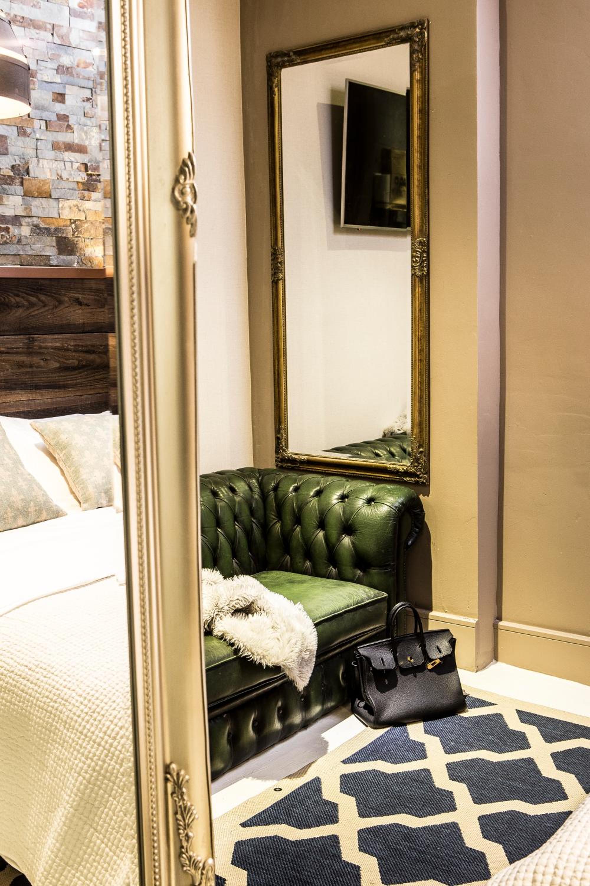 Deluxe King Room photo 2