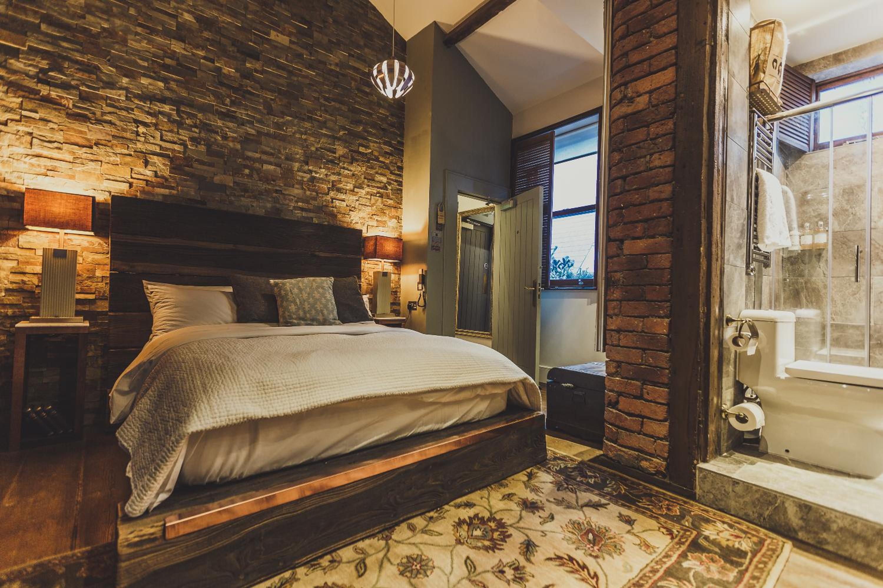 Deluxe King Room photo 1