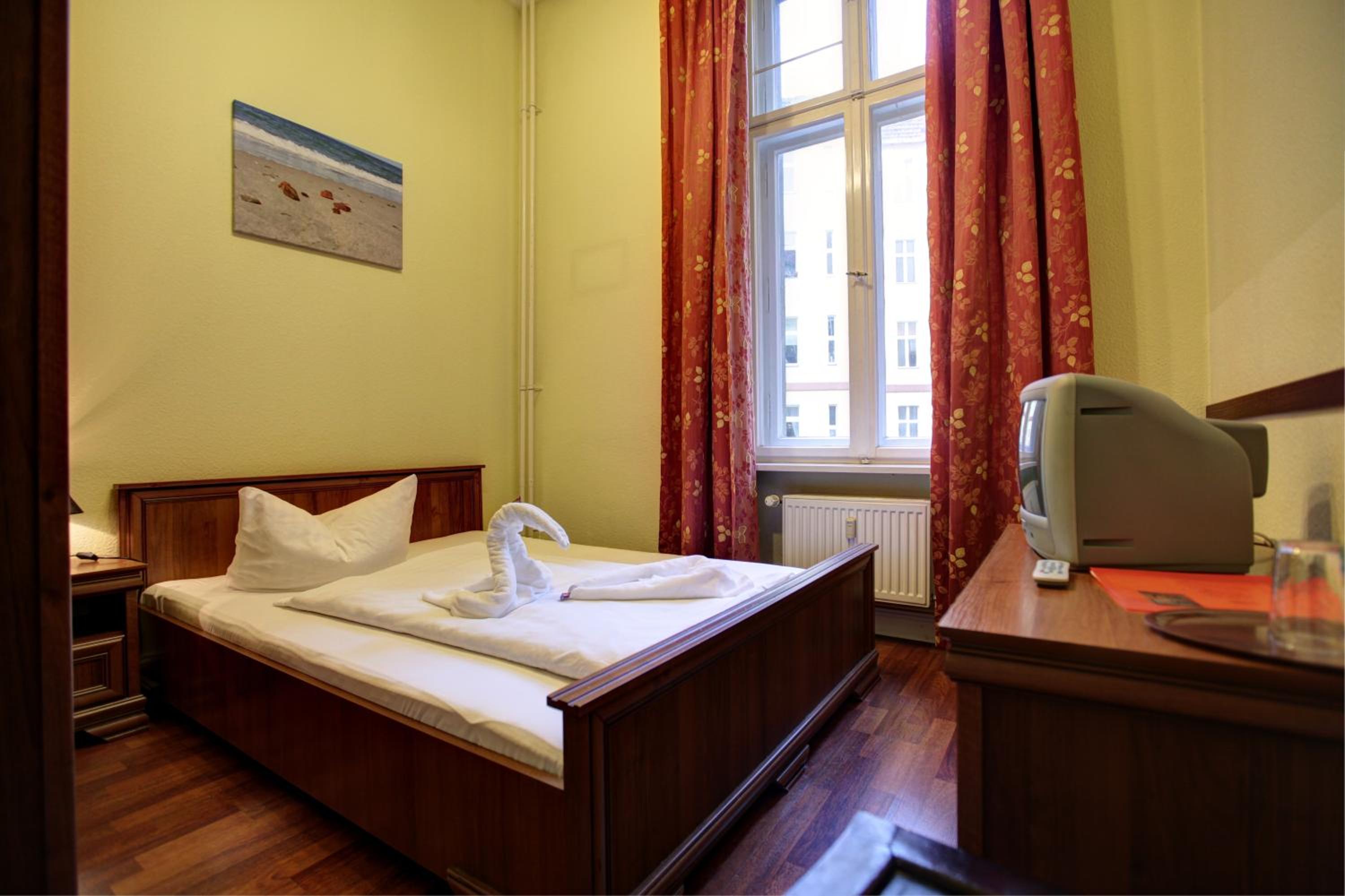 Standard Single Room photo 2