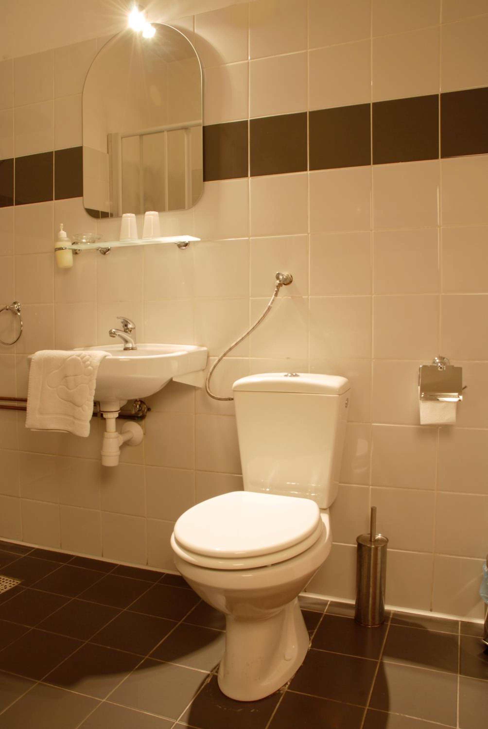 Standard Double Room - Photo 14