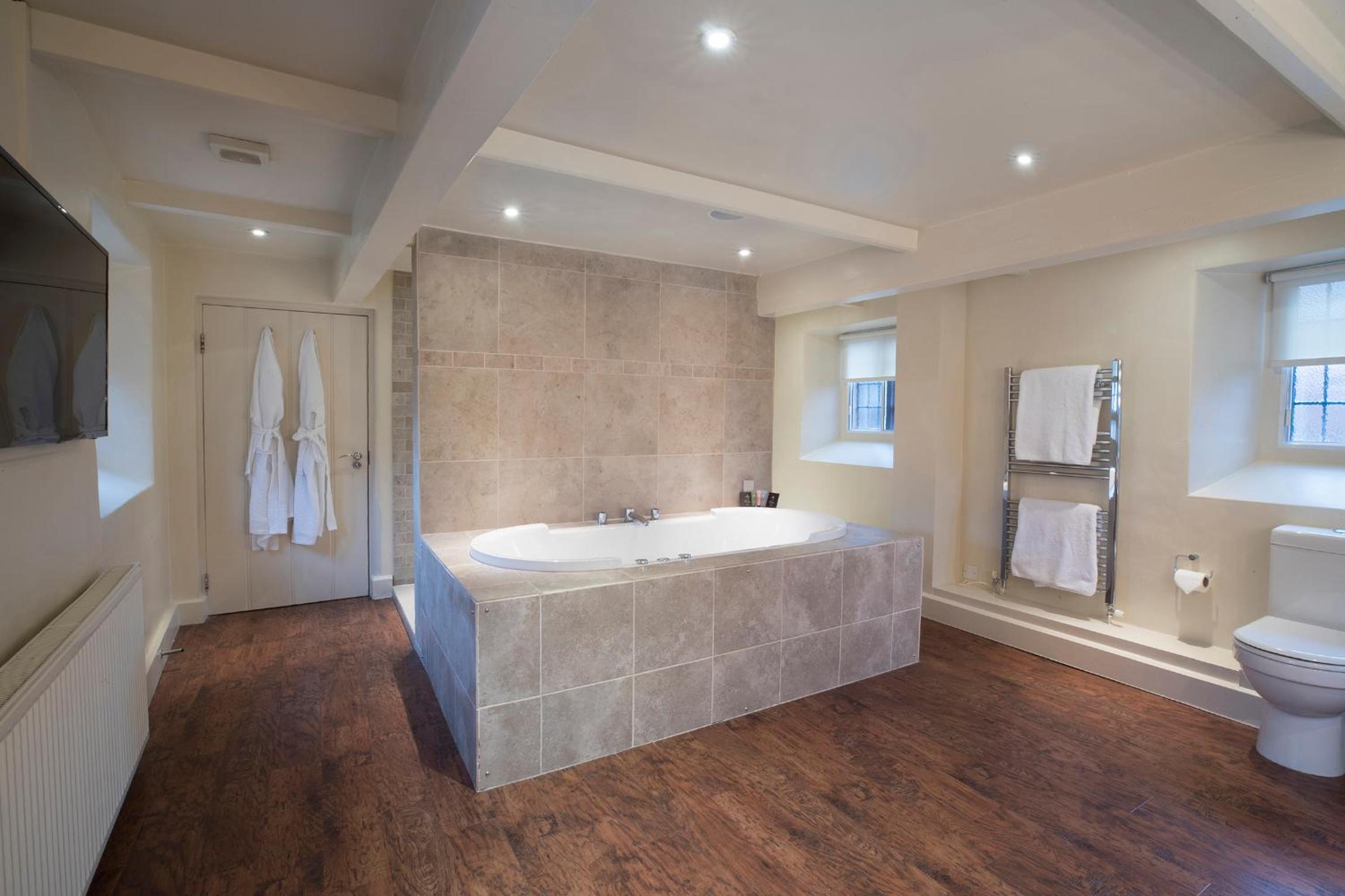 Suite with Spa Bath - Photo 8