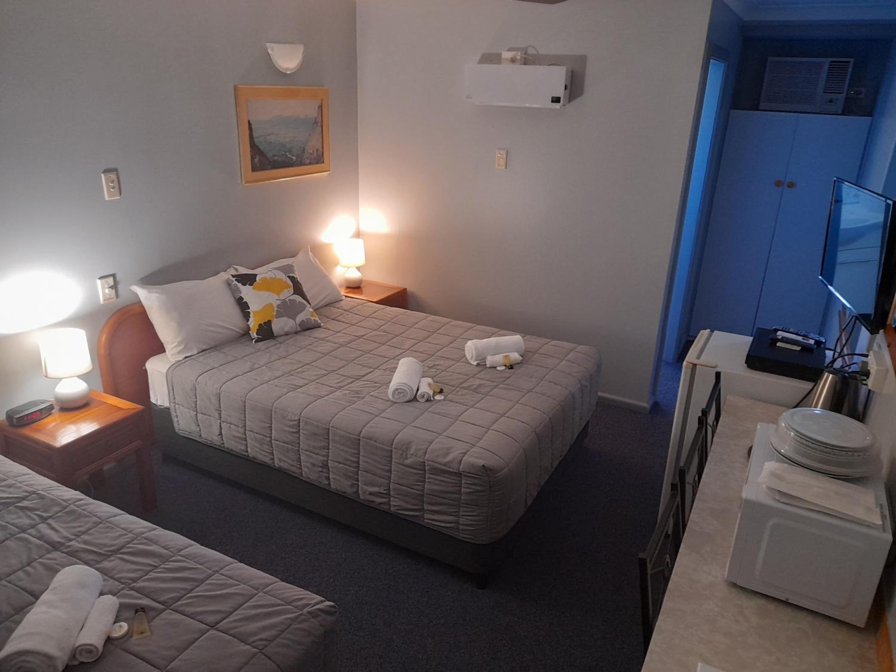Twin Room with Private Bathroom