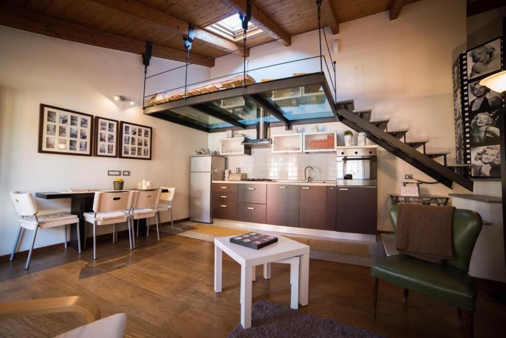 One-Bedroom House - Photo 28