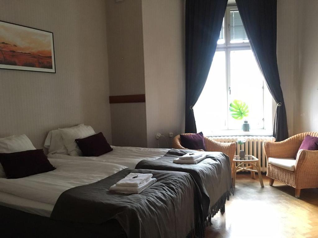 Budget Double Room with Shared Bathroom photo 2
