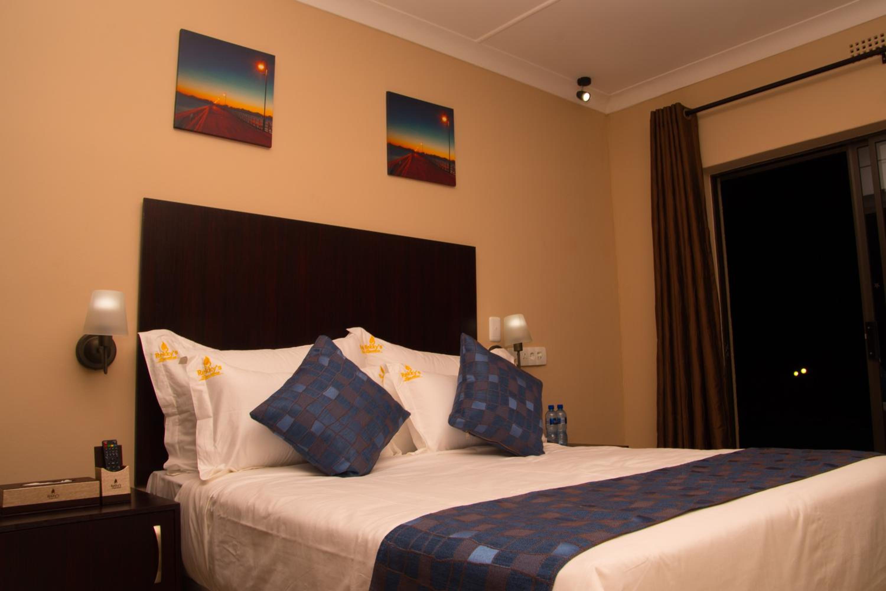 Queen Room with Pool View photo 1