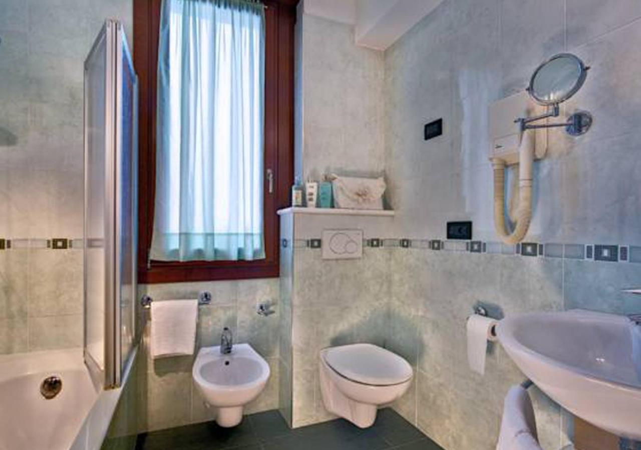 Superior Double or Twin Room with Terrace photo 2