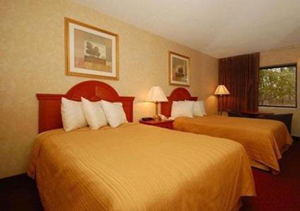 Double Room with Two Double Beds - Smoking - Photo 1