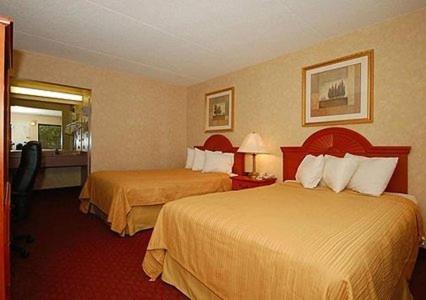 Double Room with Two Double Beds - Smoking - Photo 2
