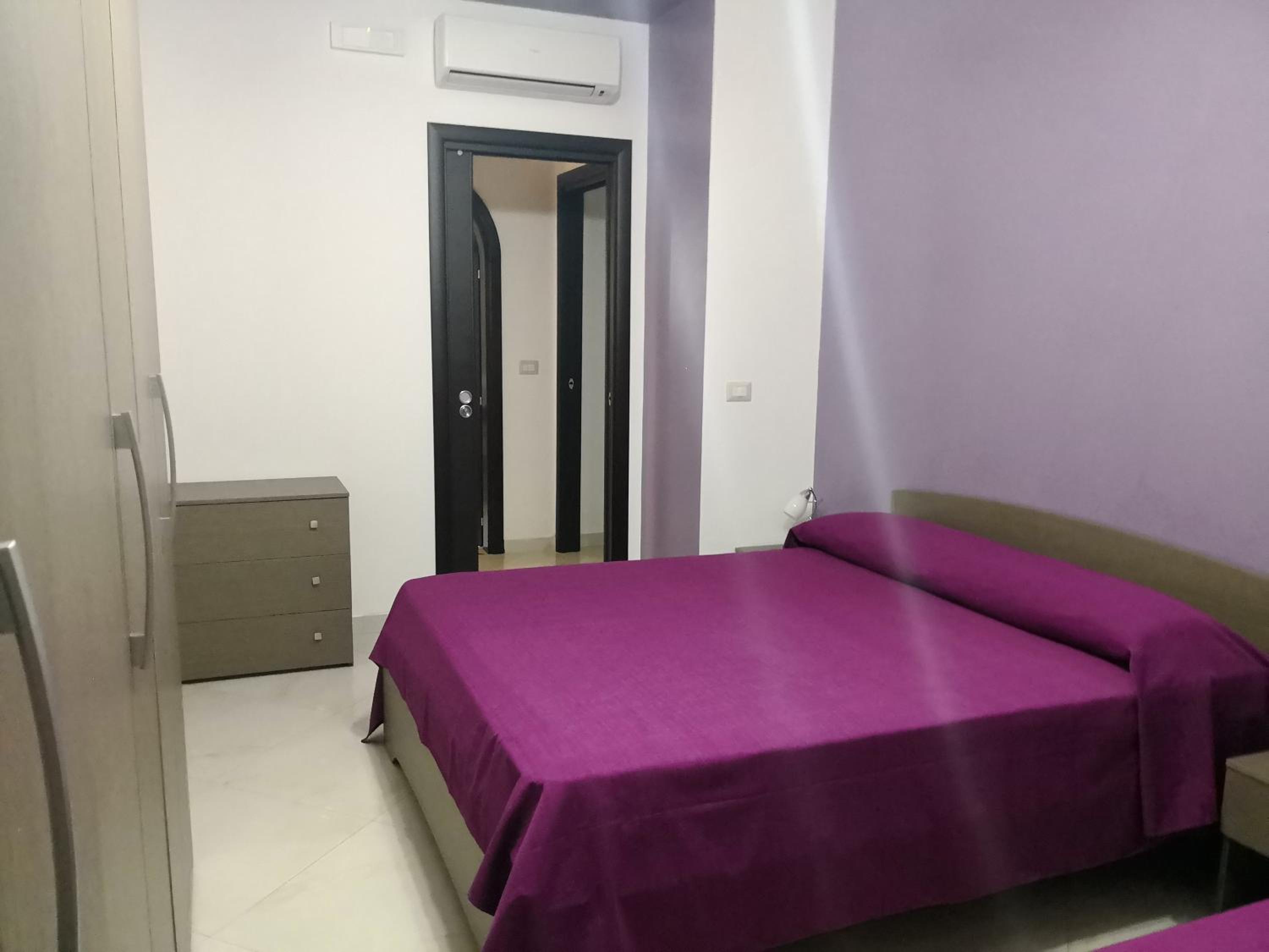 Large Double Room photo 1
