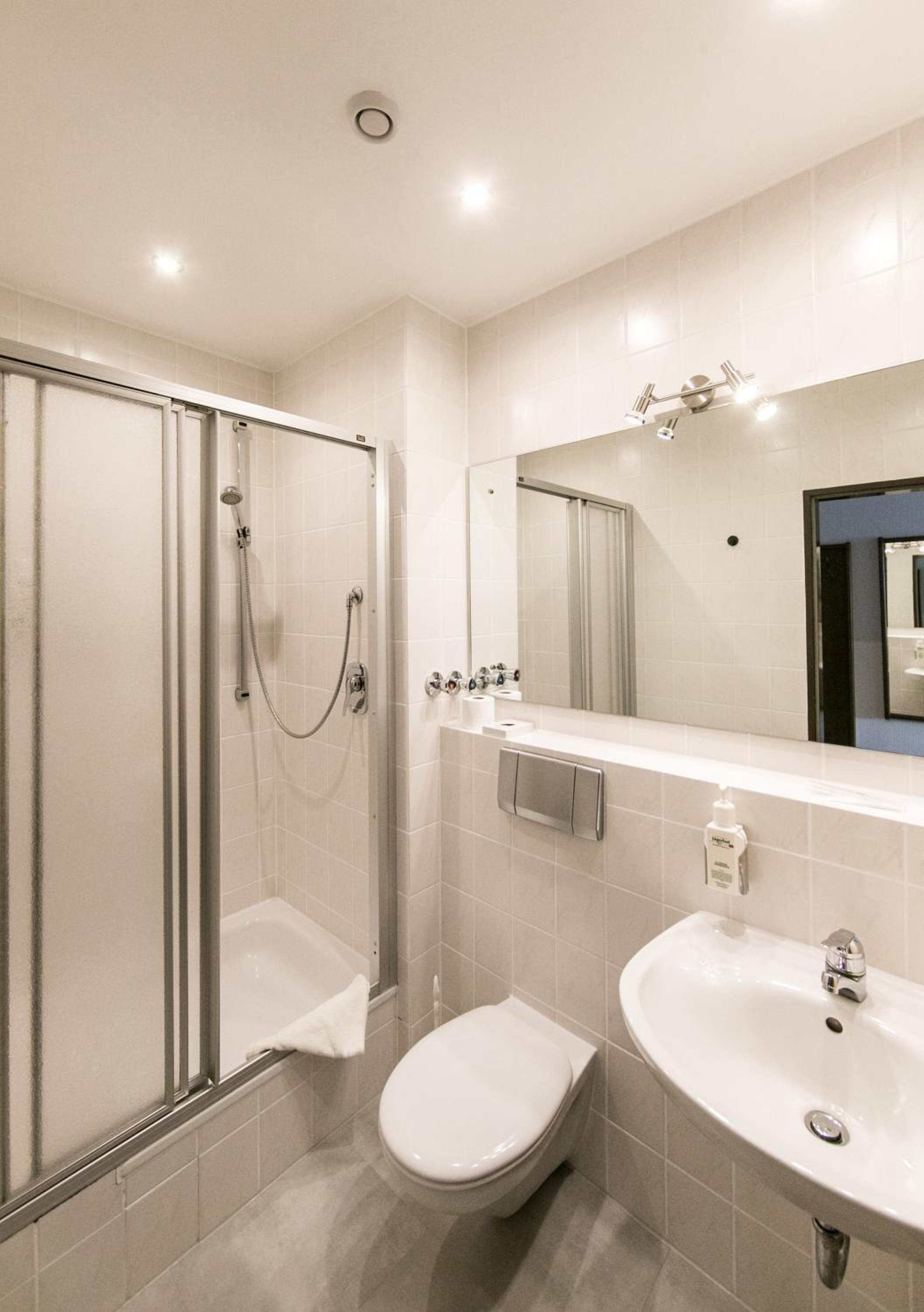 Single Room photo 2