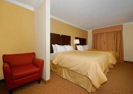 Queen Suite with Two Queen Beds photo 1