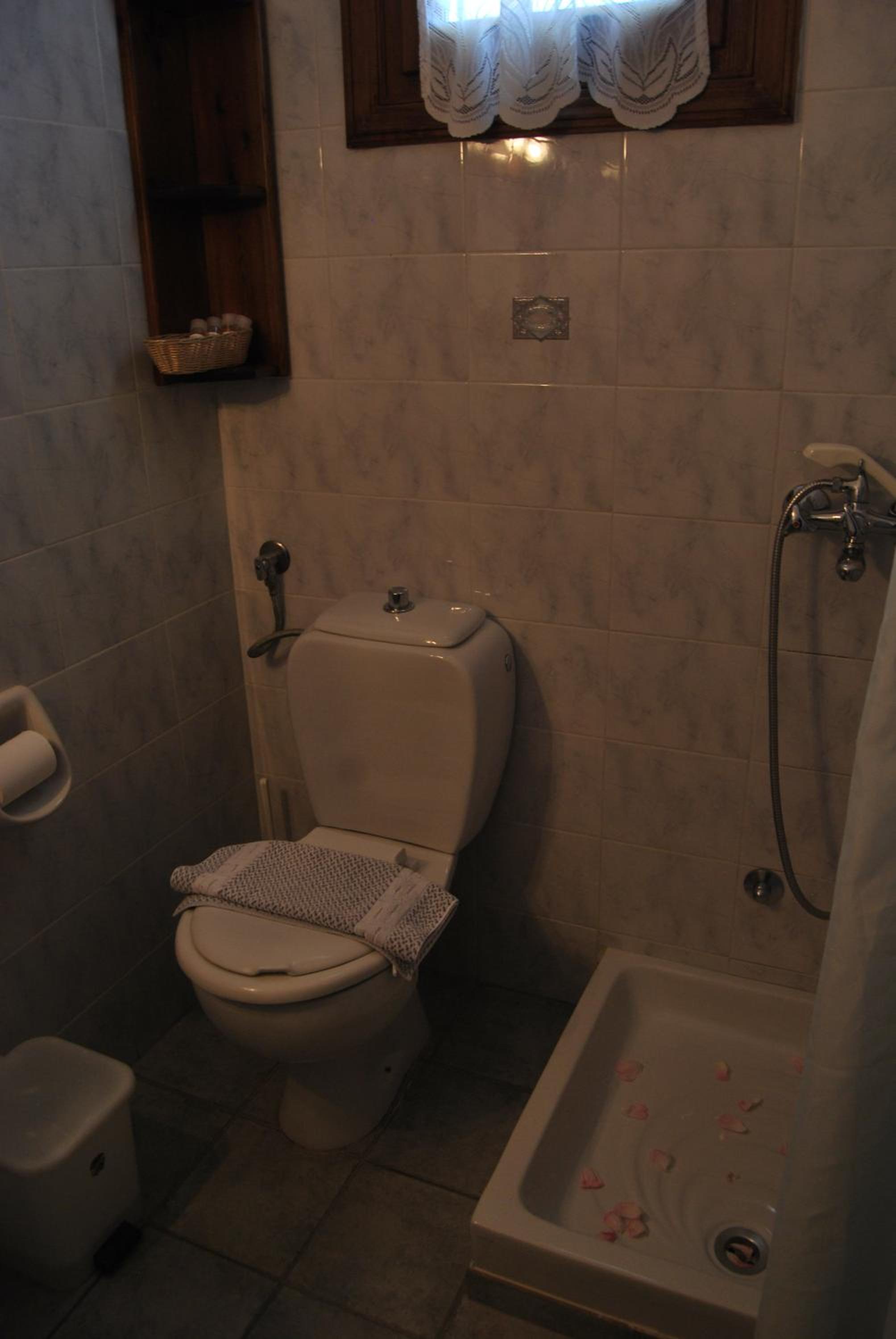 Double or Twin Room - Photo 3