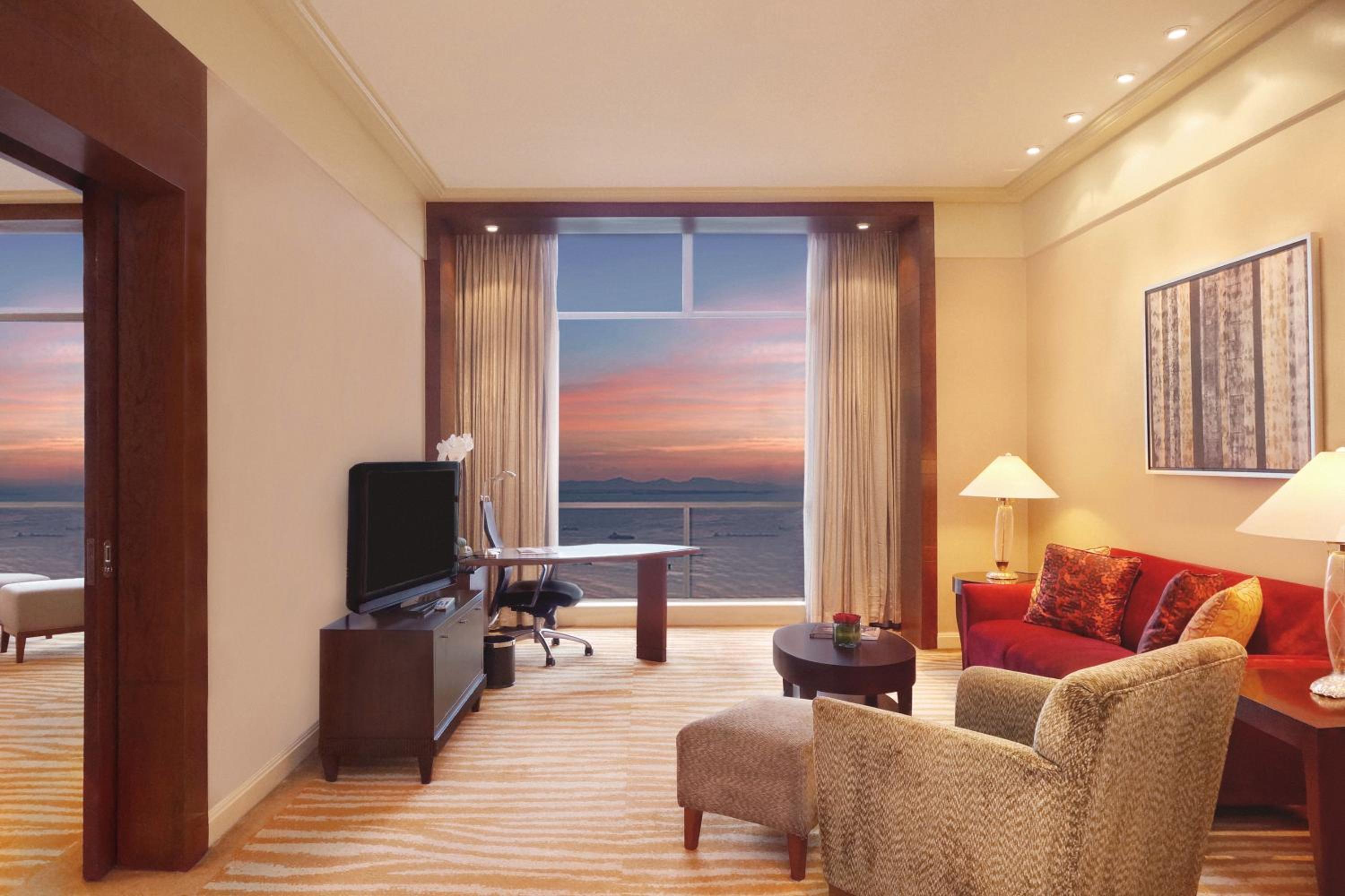 Bay View Suite - Photo 3