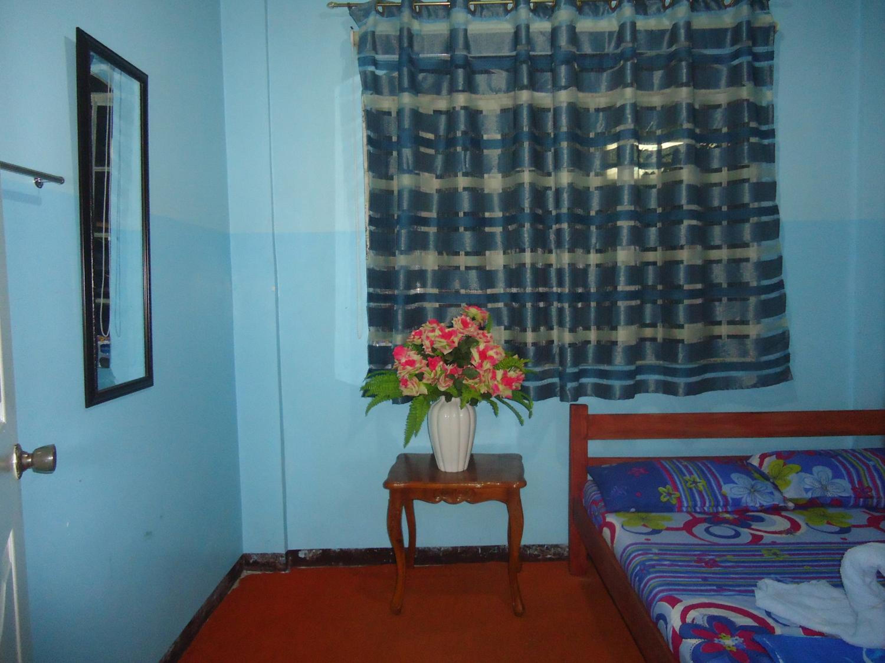 Standard Fan Room