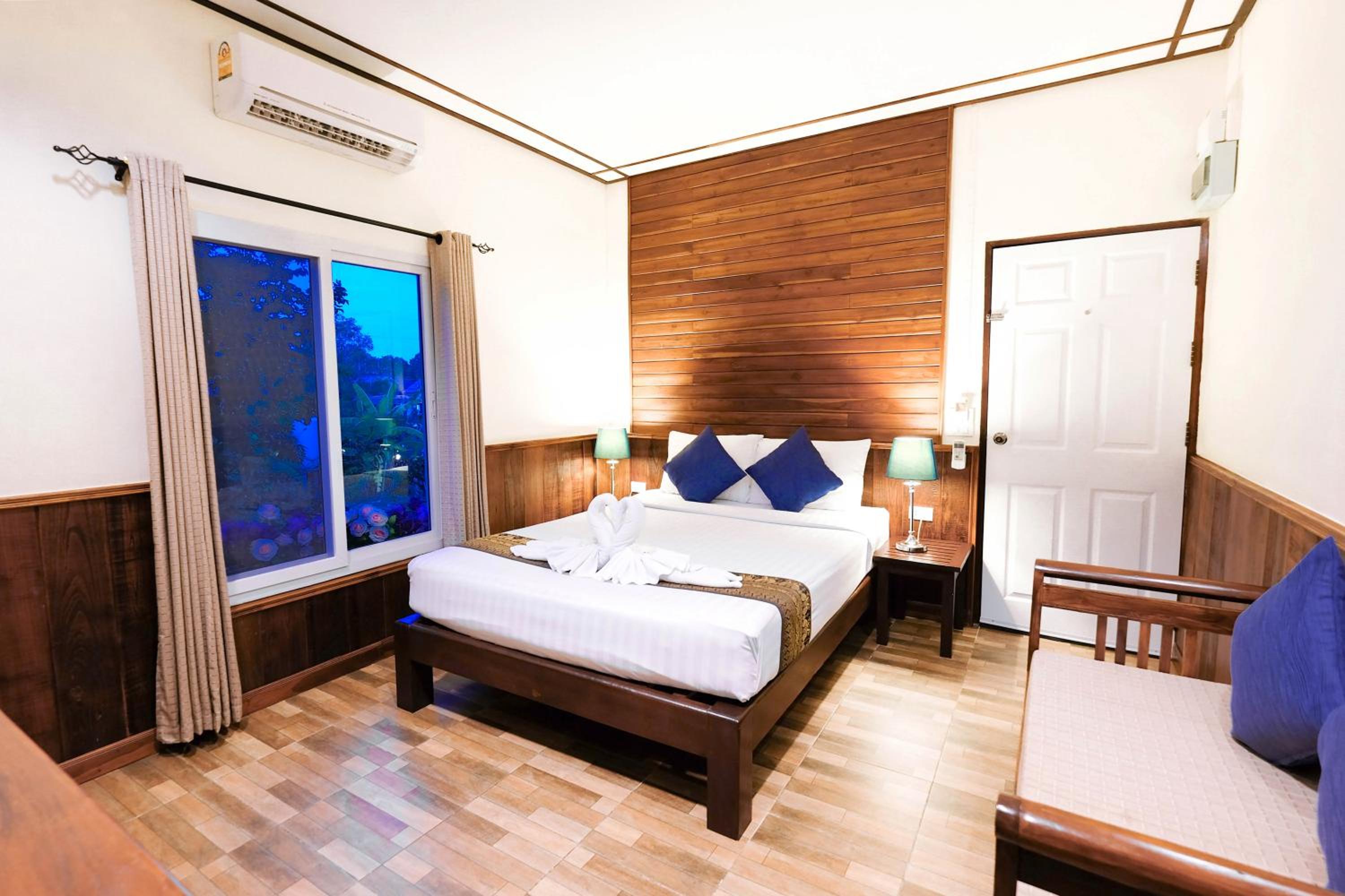 Standard Double Room - Photo 10
